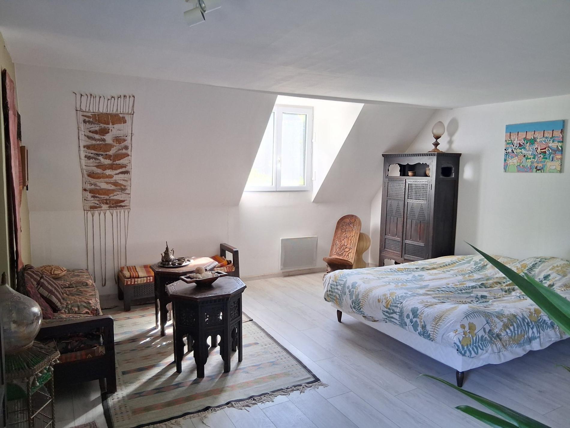 Propriété isolée au bout d'un chemin !