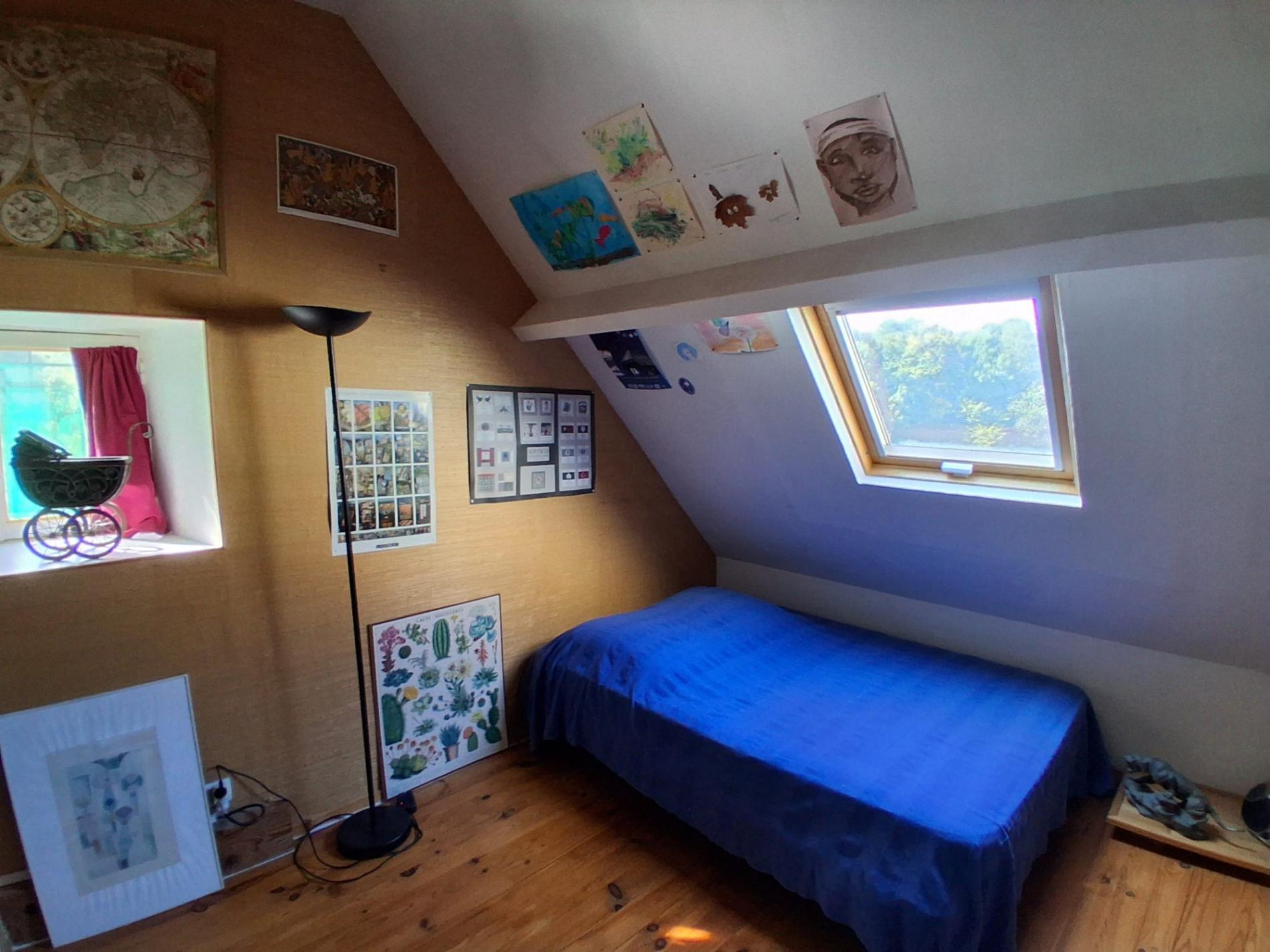 Propriété isolée au bout d'un chemin !