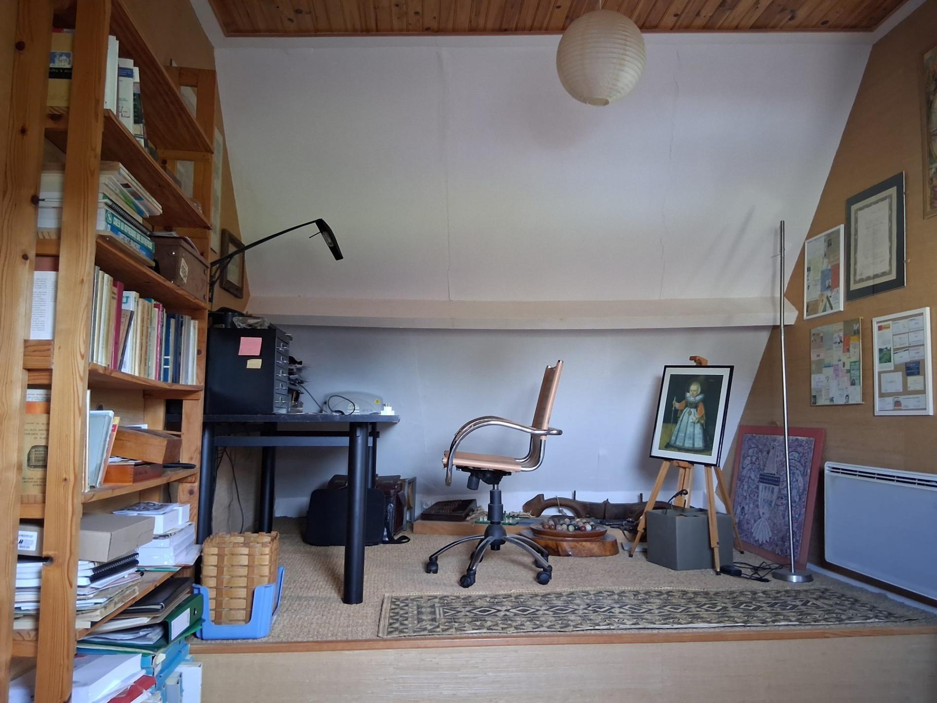 Propriété isolée au bout d'un chemin !