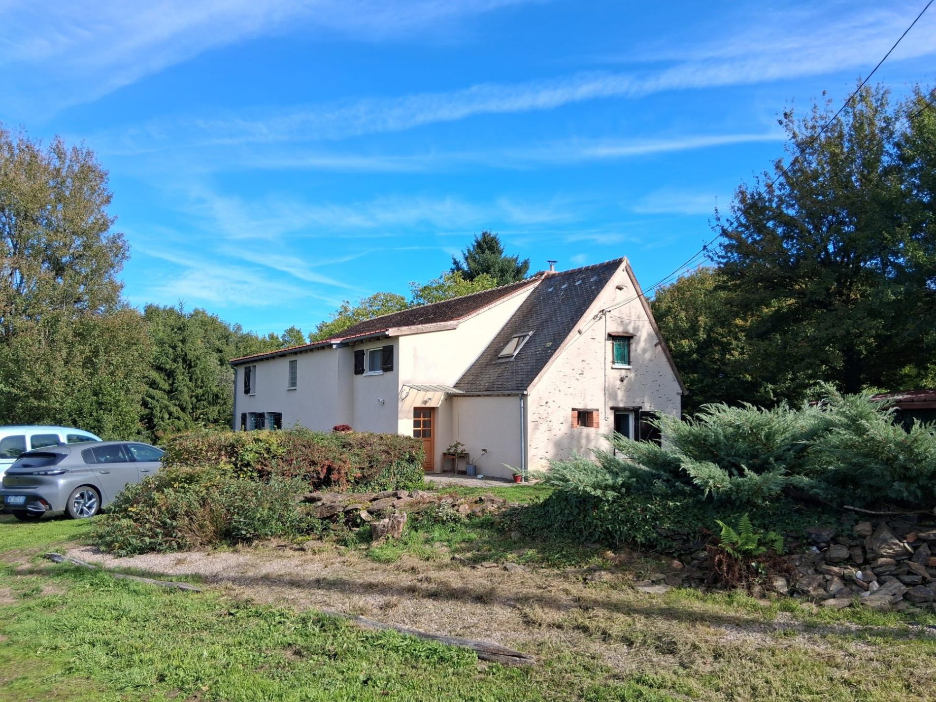 Propriété isolée au bout d'un chemin !