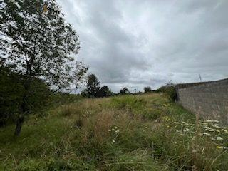 Terrain à bâtir avec dépendance