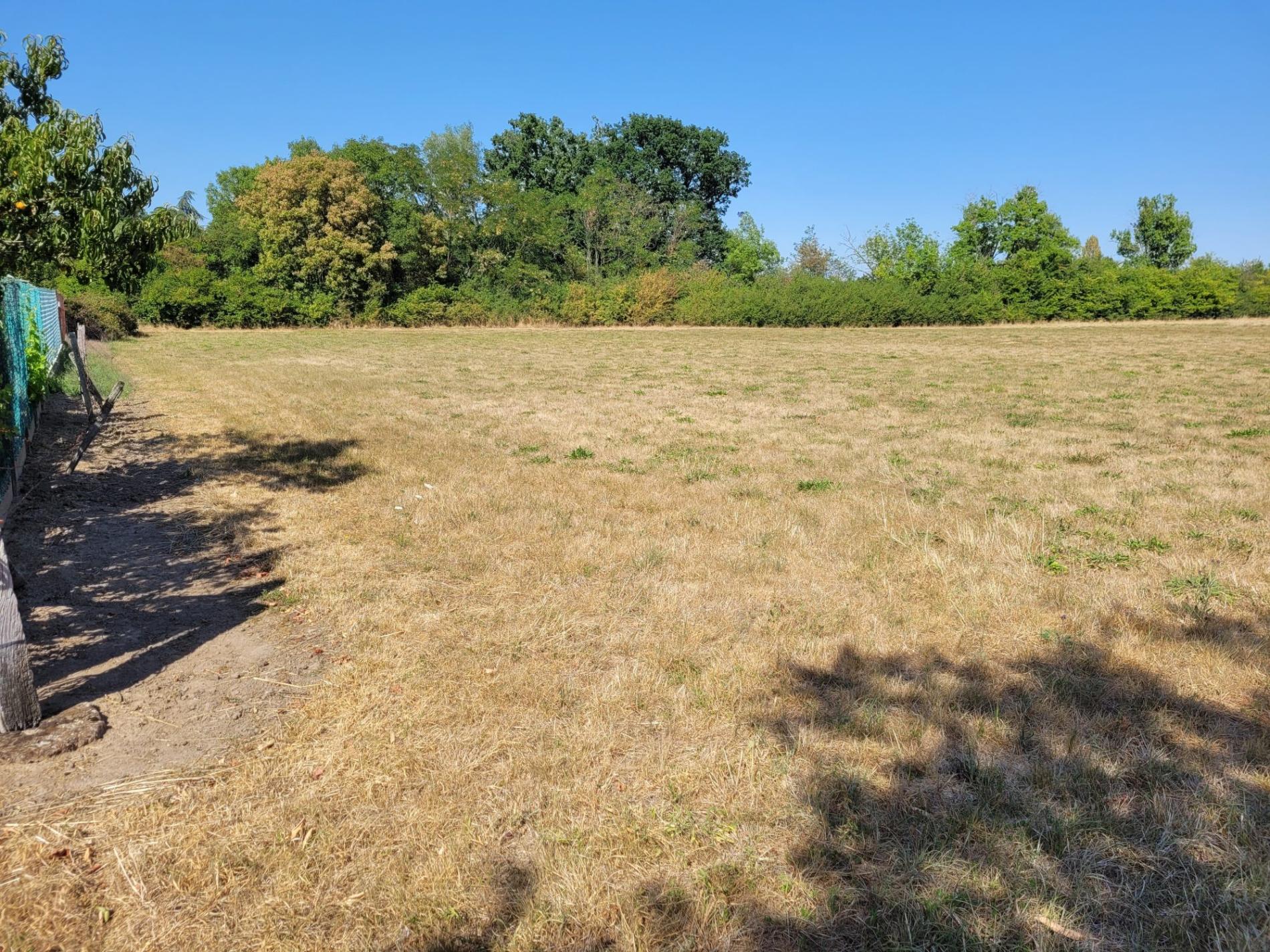 Terrain constructible proche centre !