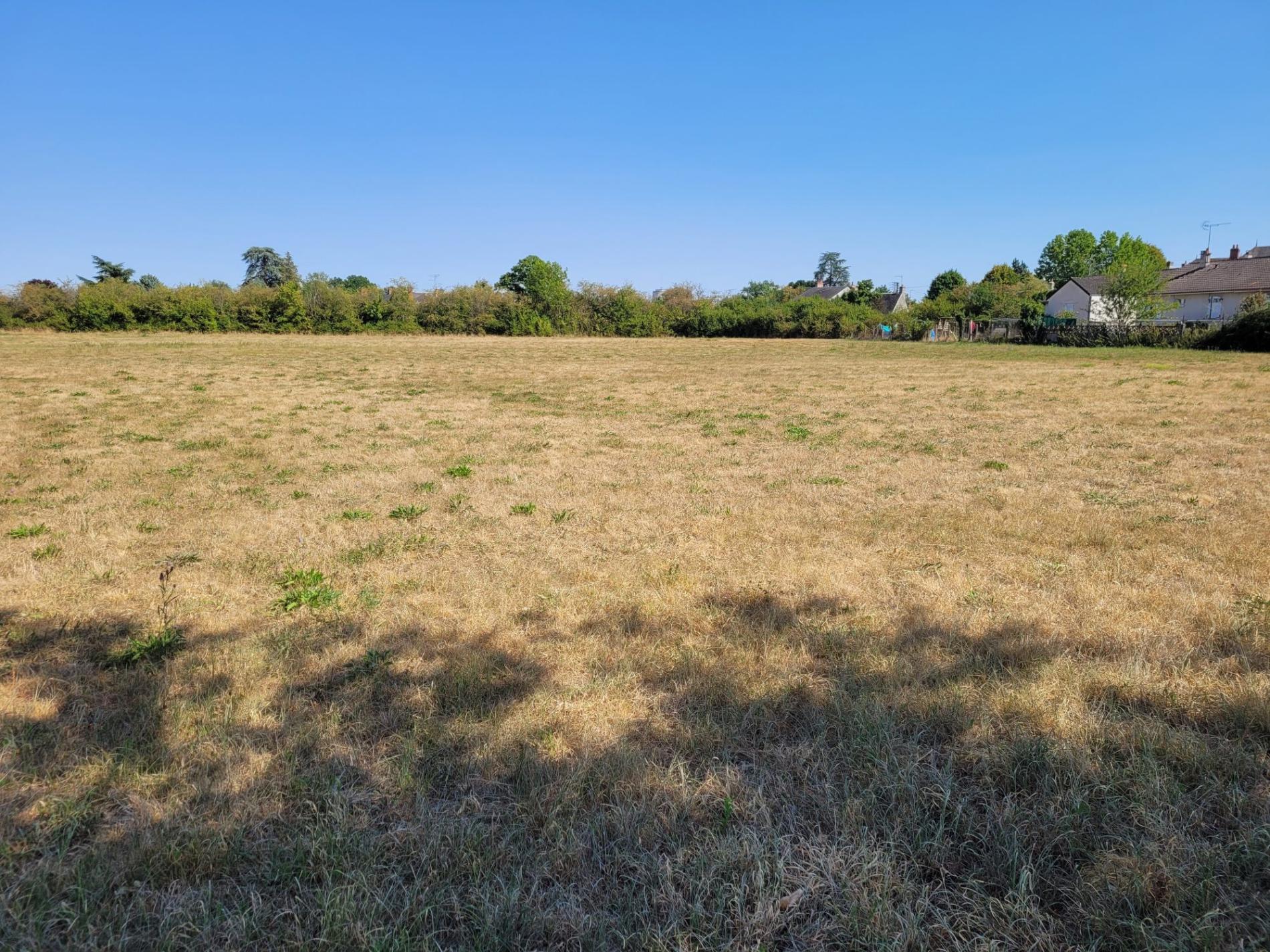 Terrain constructible proche centre !