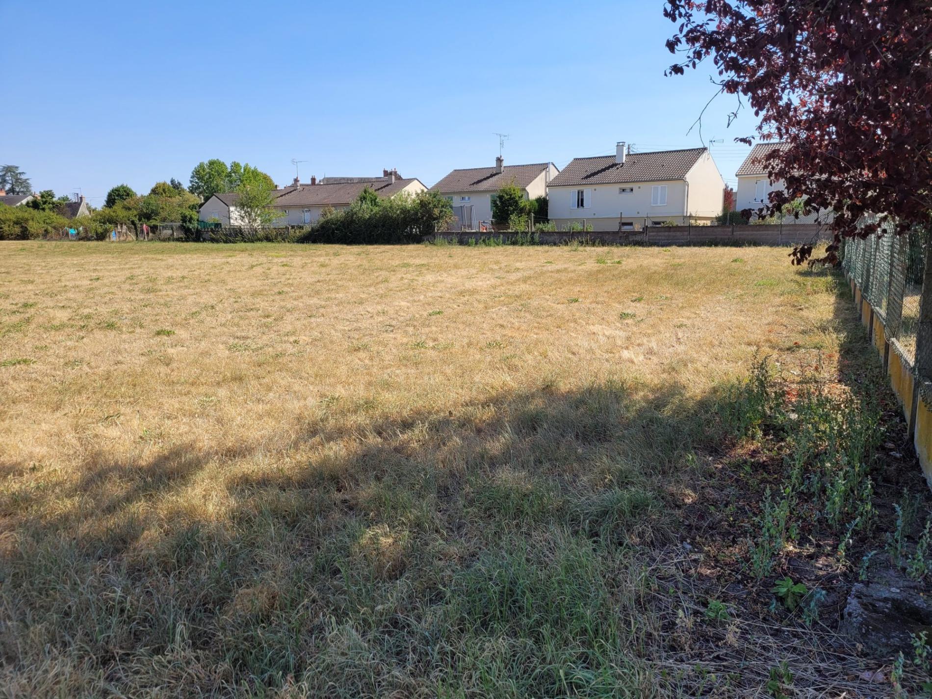 Terrain constructible proche centre !