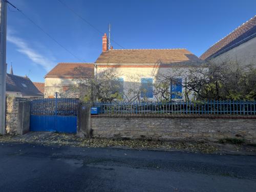 Maison de ville avec dépendances