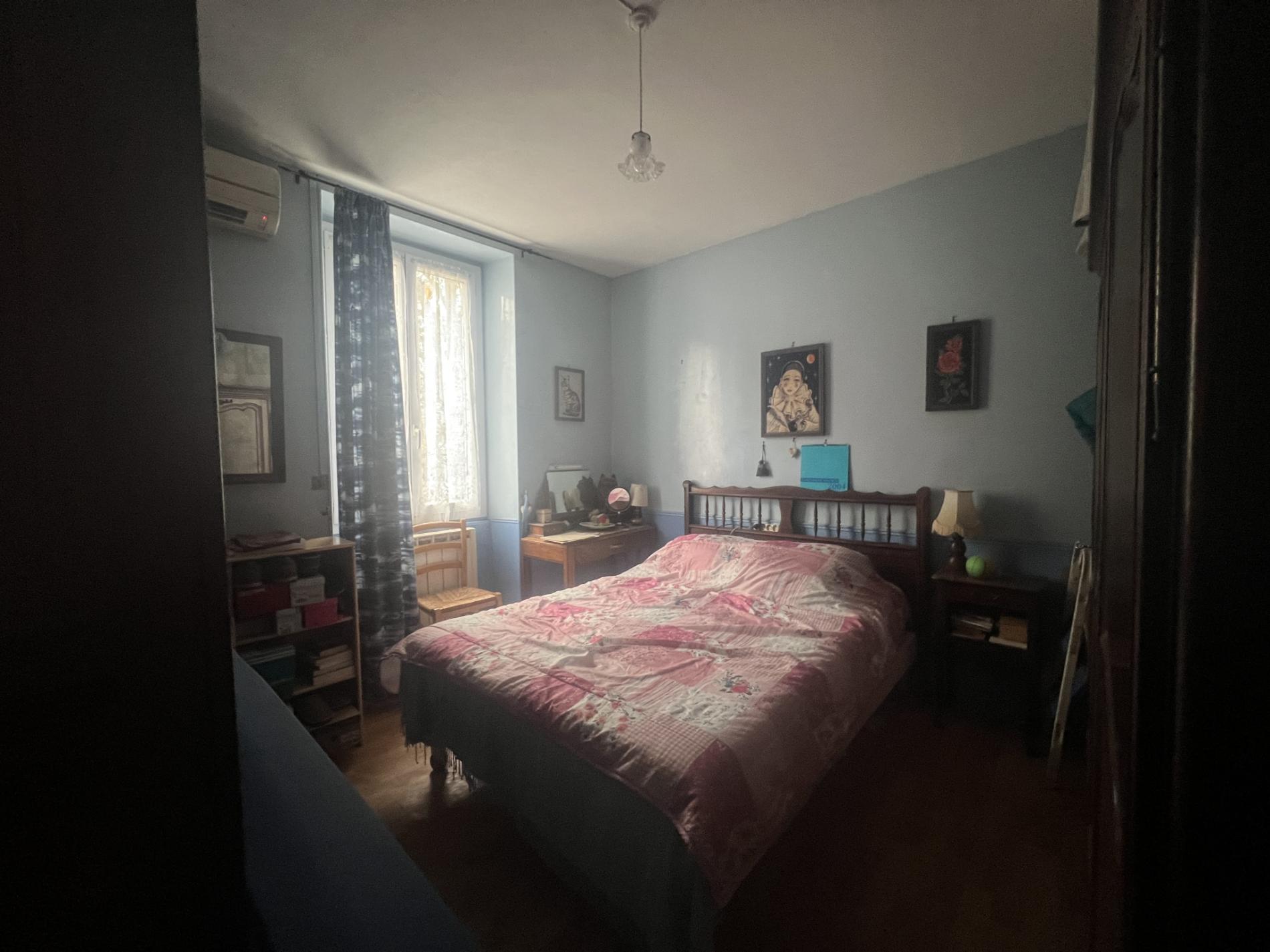 Maison de ville avec dépendances