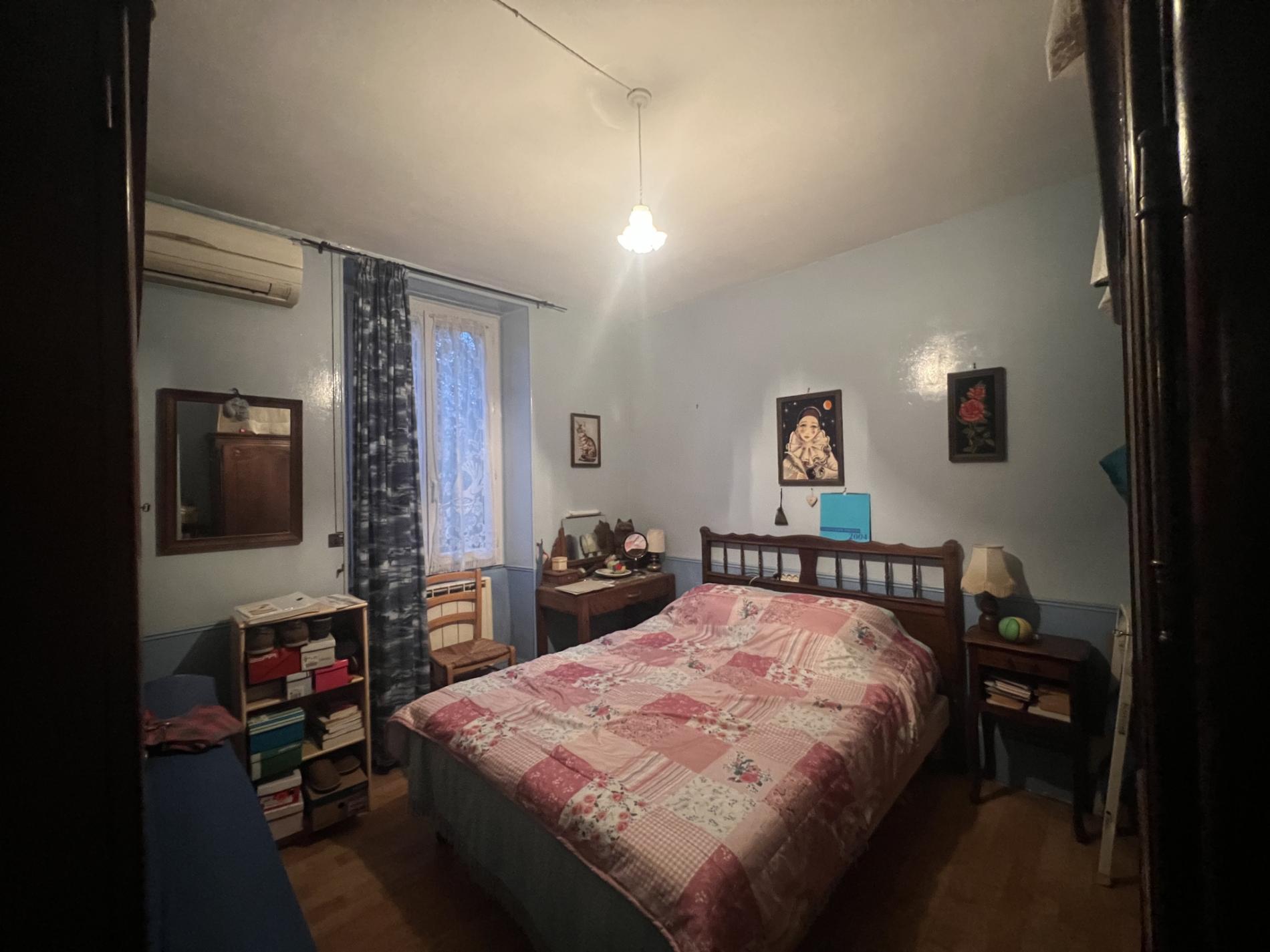 Maison de ville avec dépendances