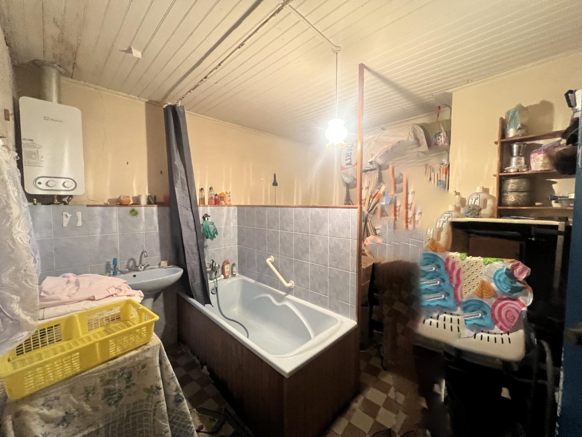 Maison de ville avec dépendances