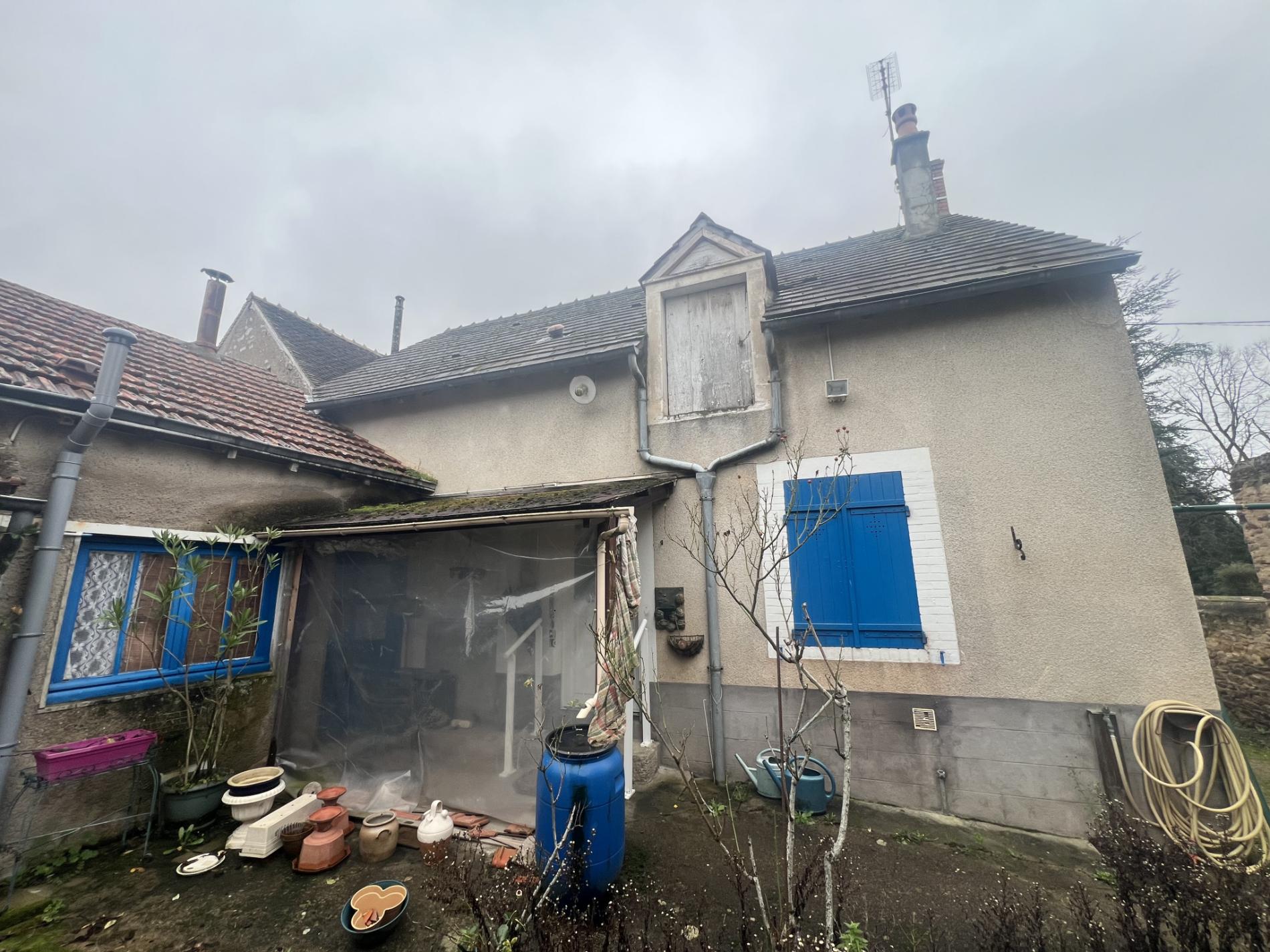 Maison de ville avec dépendances