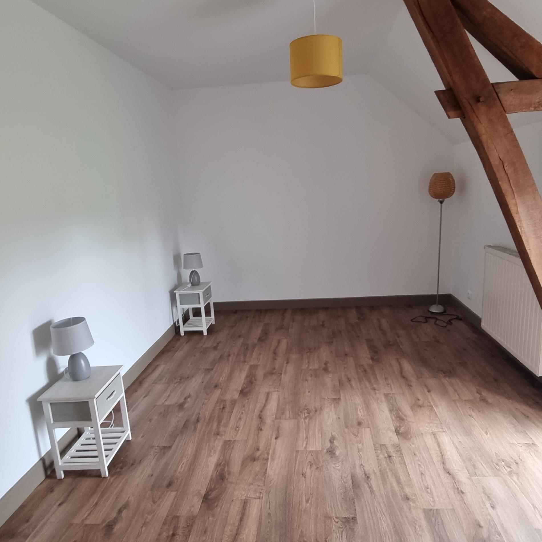 Maison en pierres rénovée avec jardin et garage, à 5 minutes à pied du centre ville !