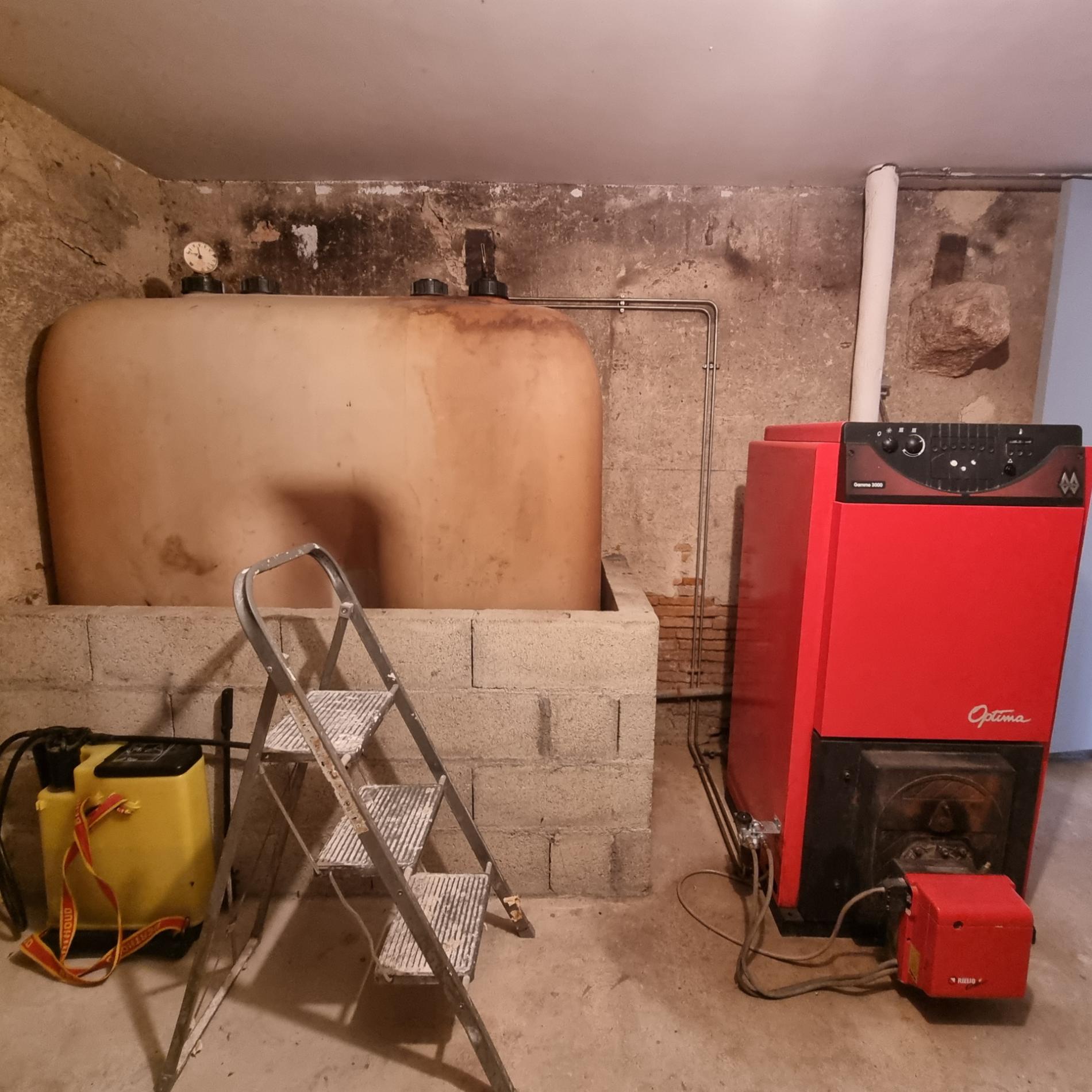 Maison en pierres rénovée avec jardin et garage, à 5 minutes à pied du centre ville !