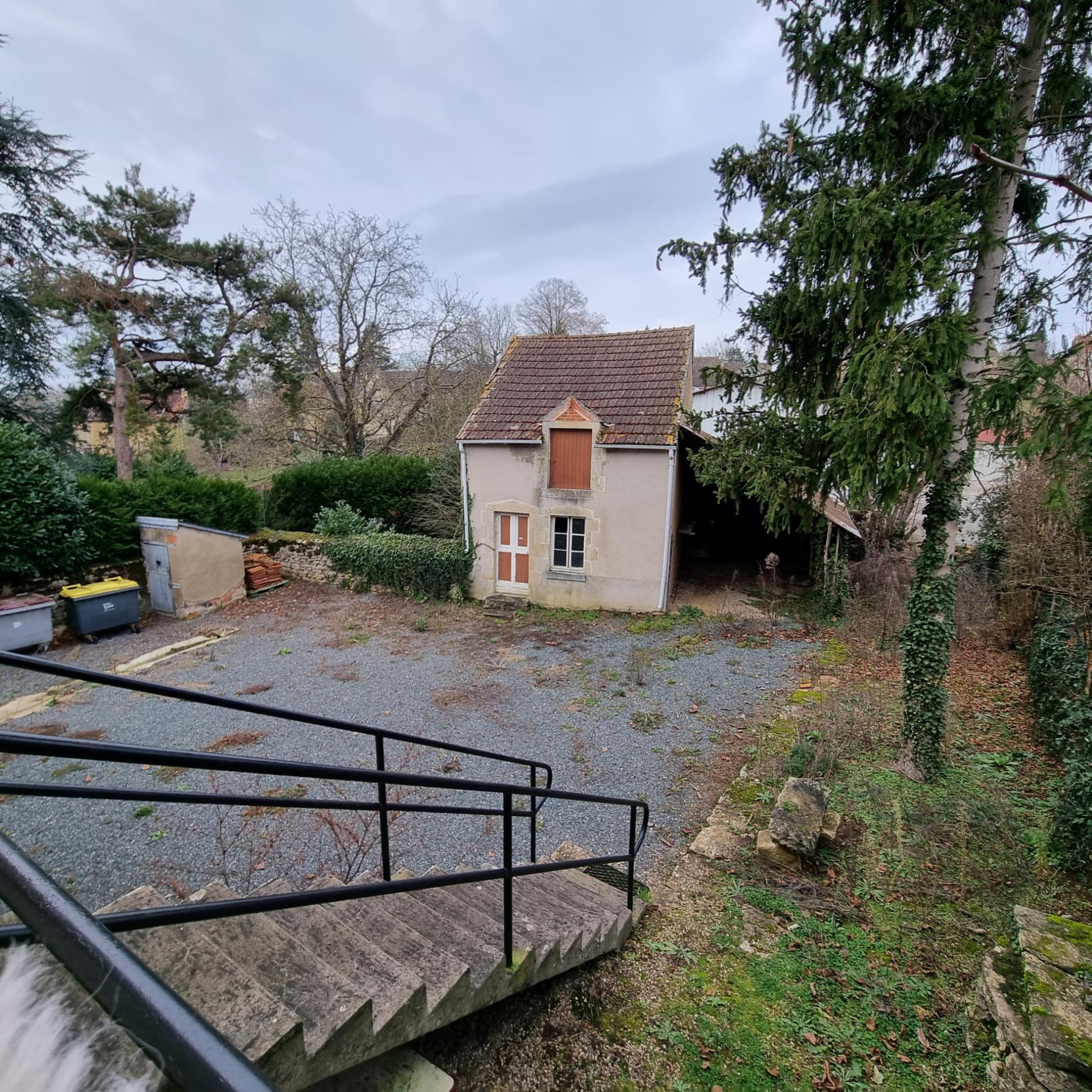 Maison de ville avec commerce !