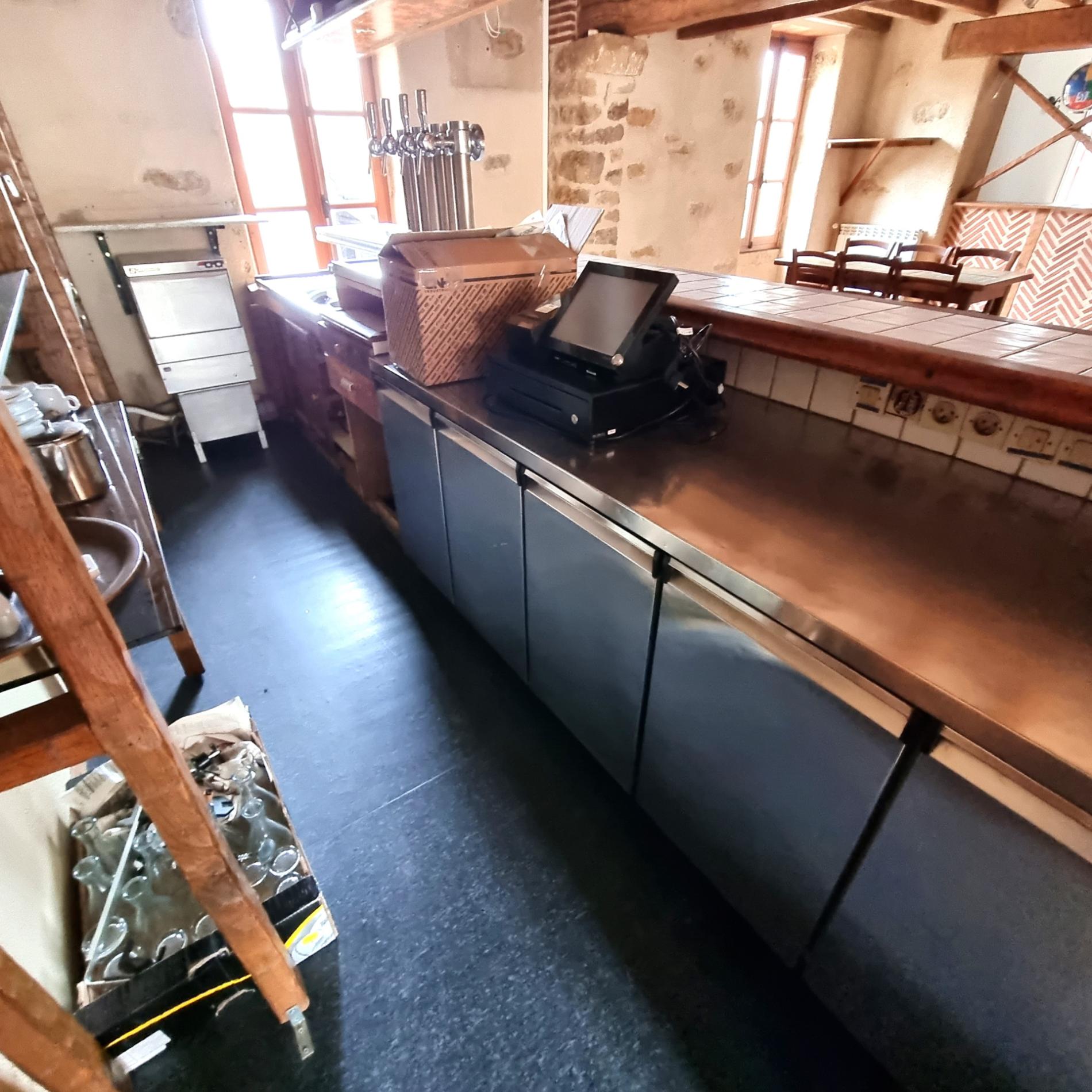 Maison de ville avec commerce !