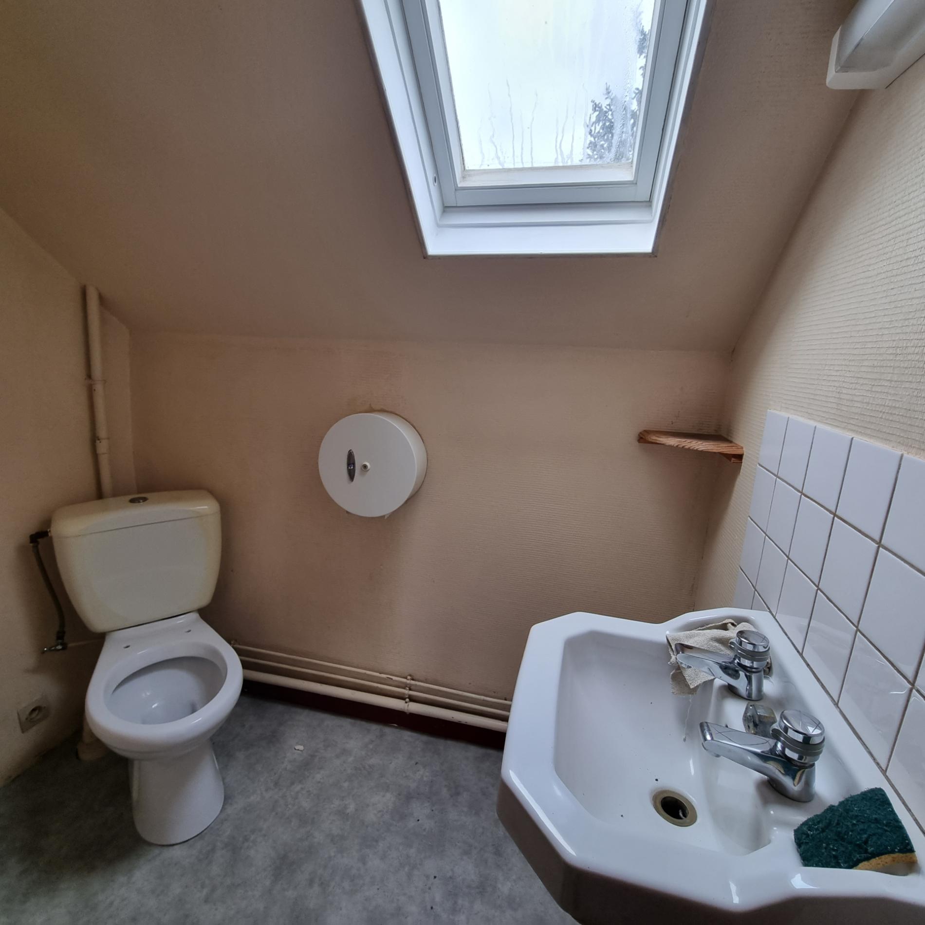 Maison de ville avec commerce !