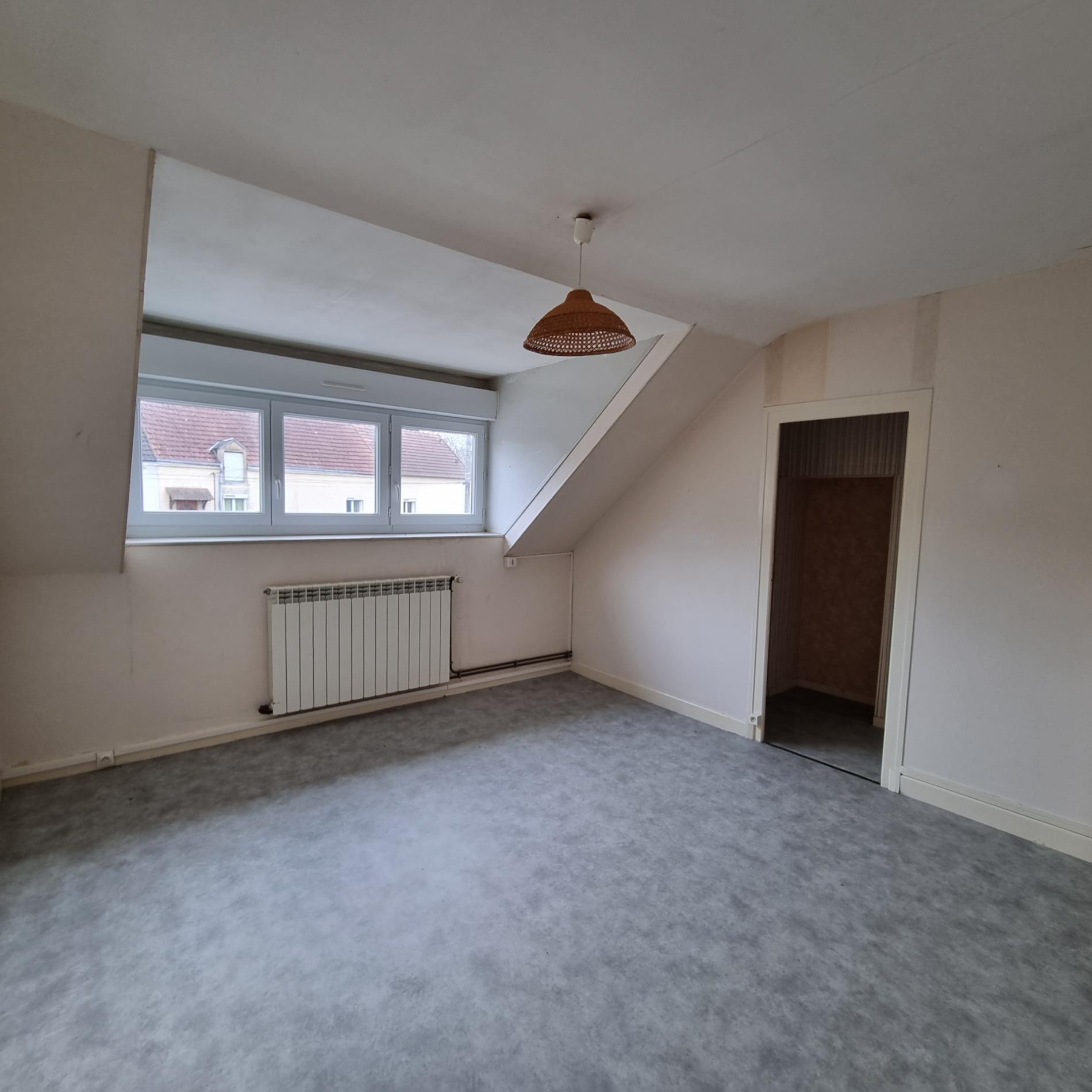 Maison de ville avec commerce !