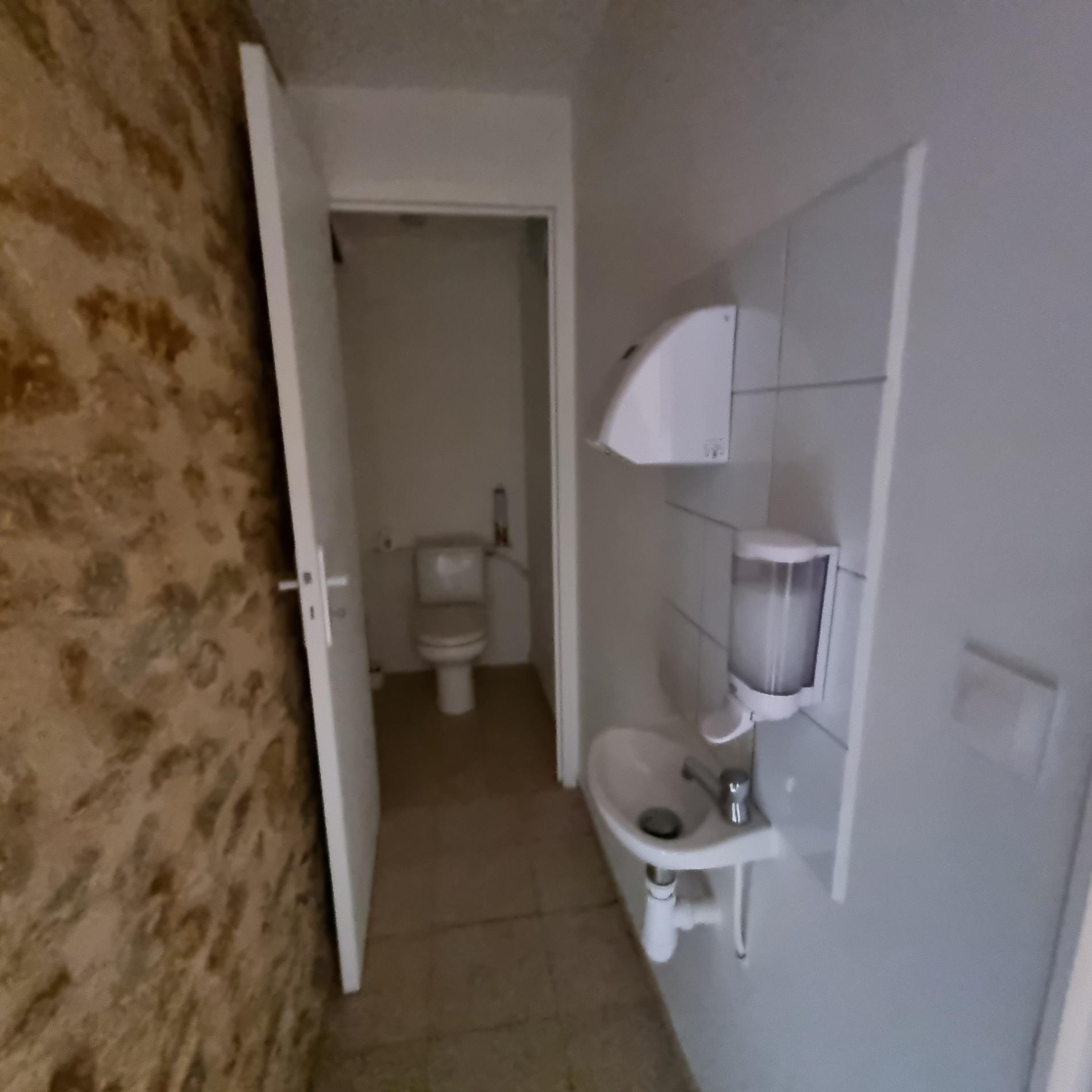 Maison de ville avec commerce !