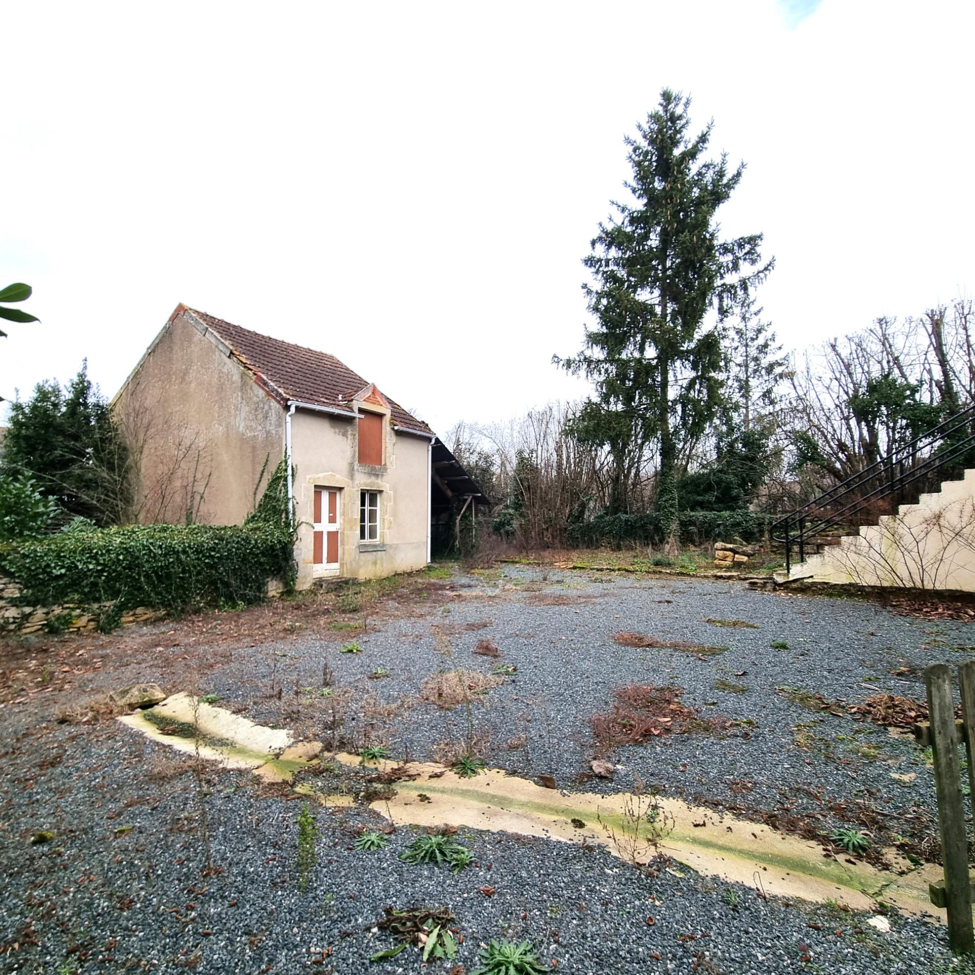 Maison de ville avec commerce !