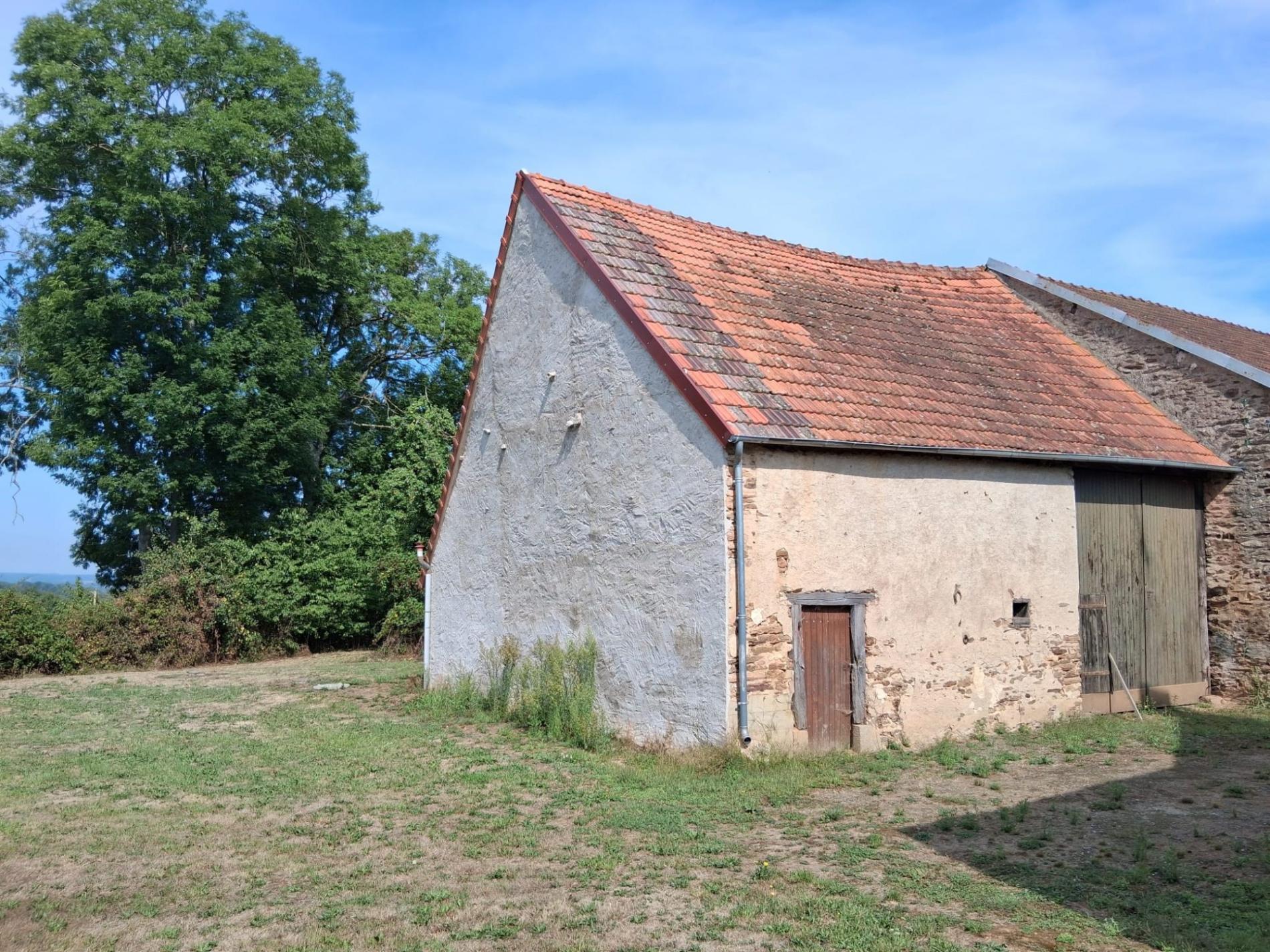 Maison de campagne avec dépendances et terrain !