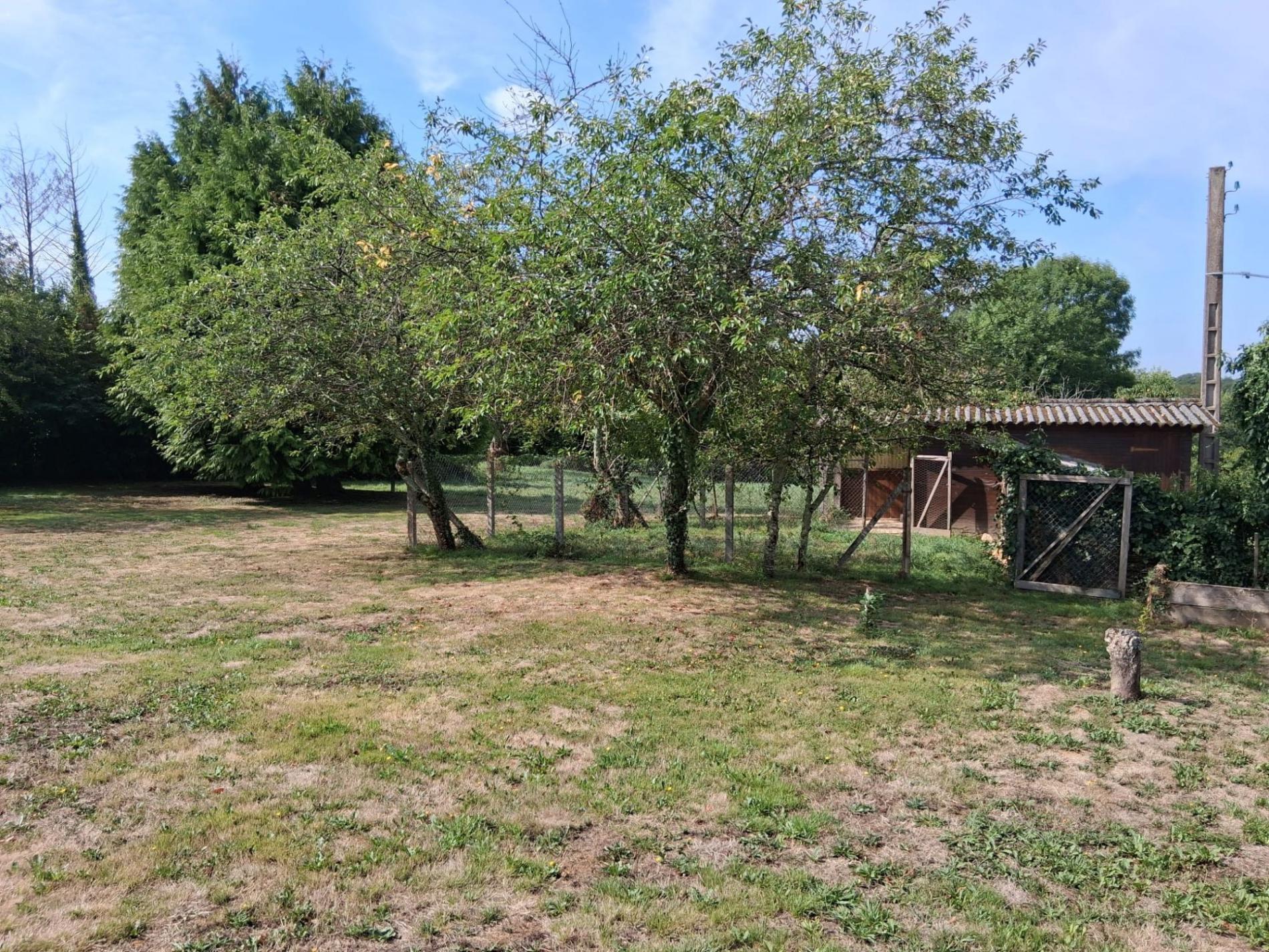 Maison de campagne avec dépendances et terrain !