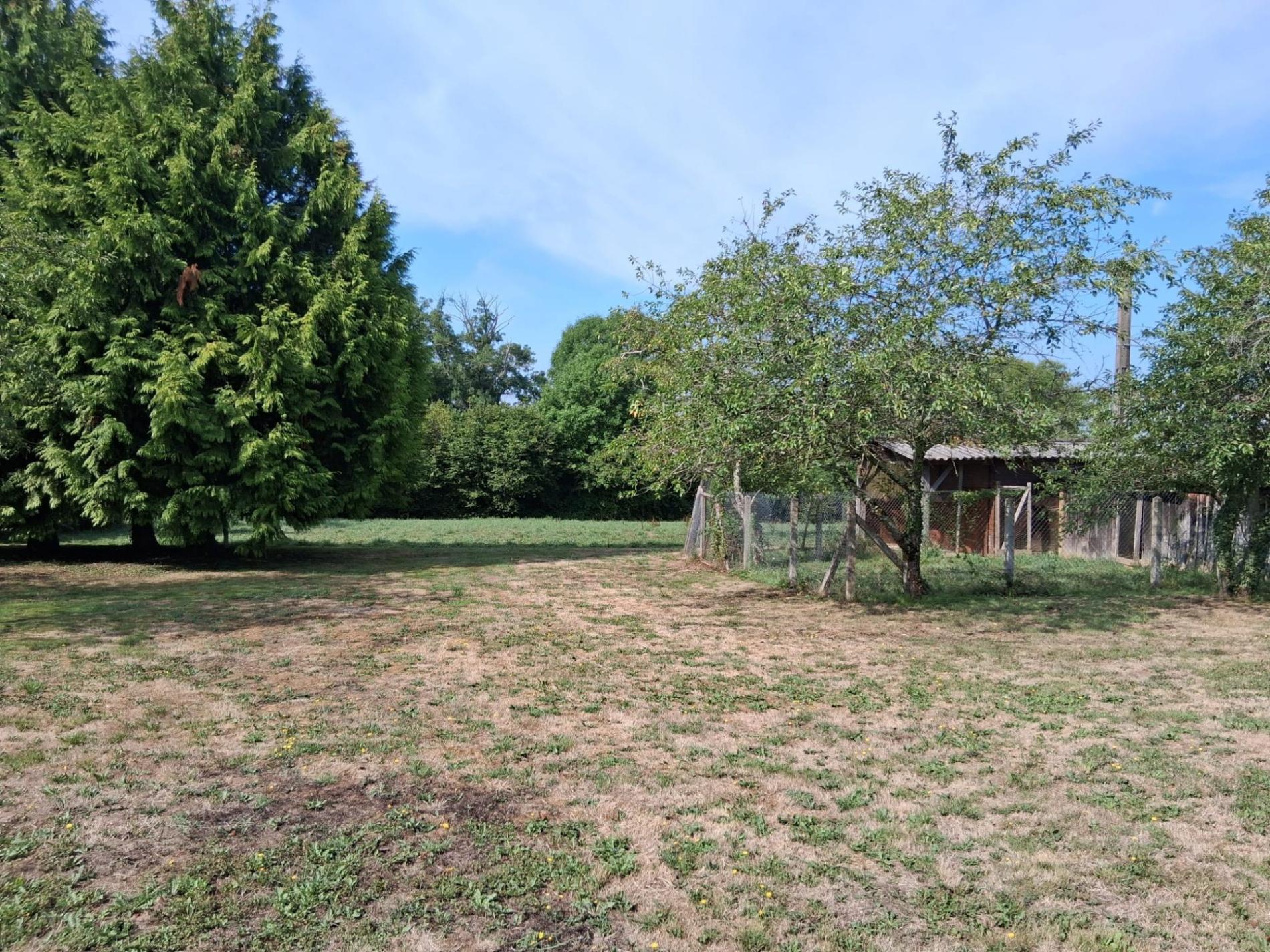 Maison de campagne avec dépendances et terrain !