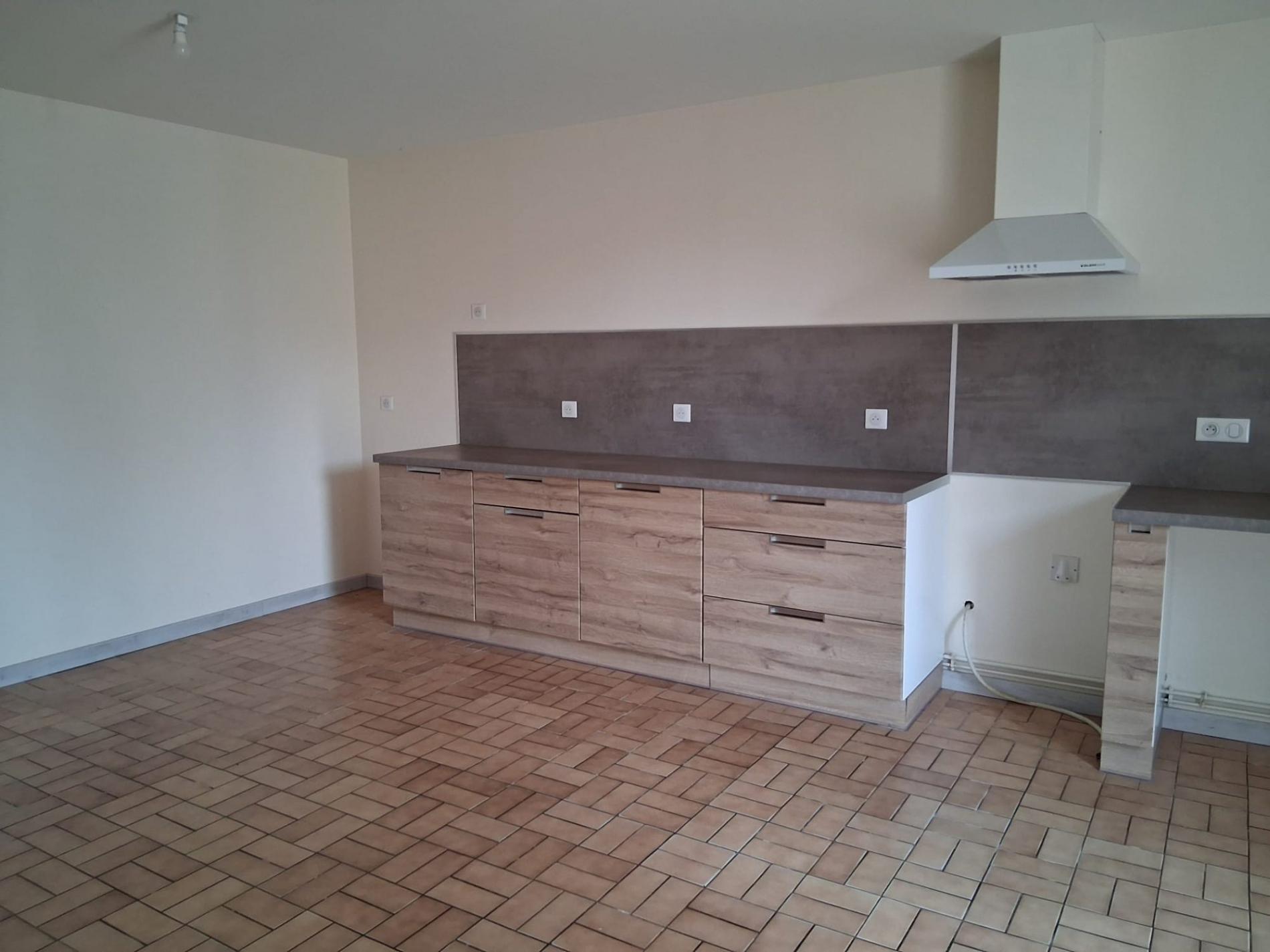 Maison de campagne avec dépendances et terrain !