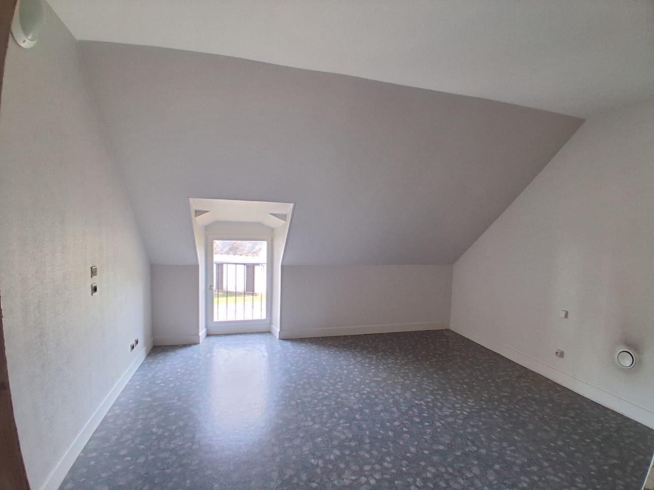 Maison de campagne avec dépendances et terrain !