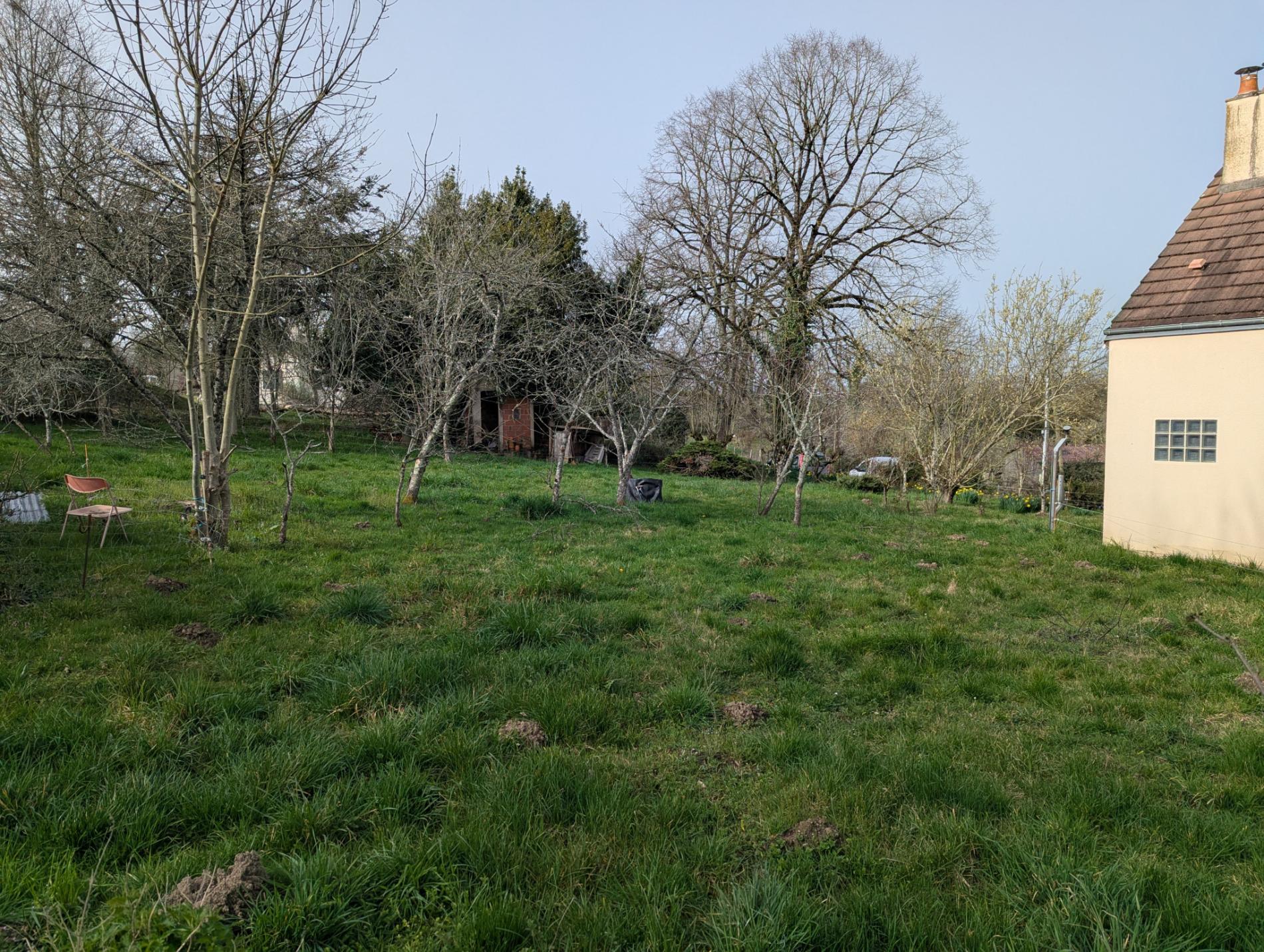 Grande maison de bourg à rénover !