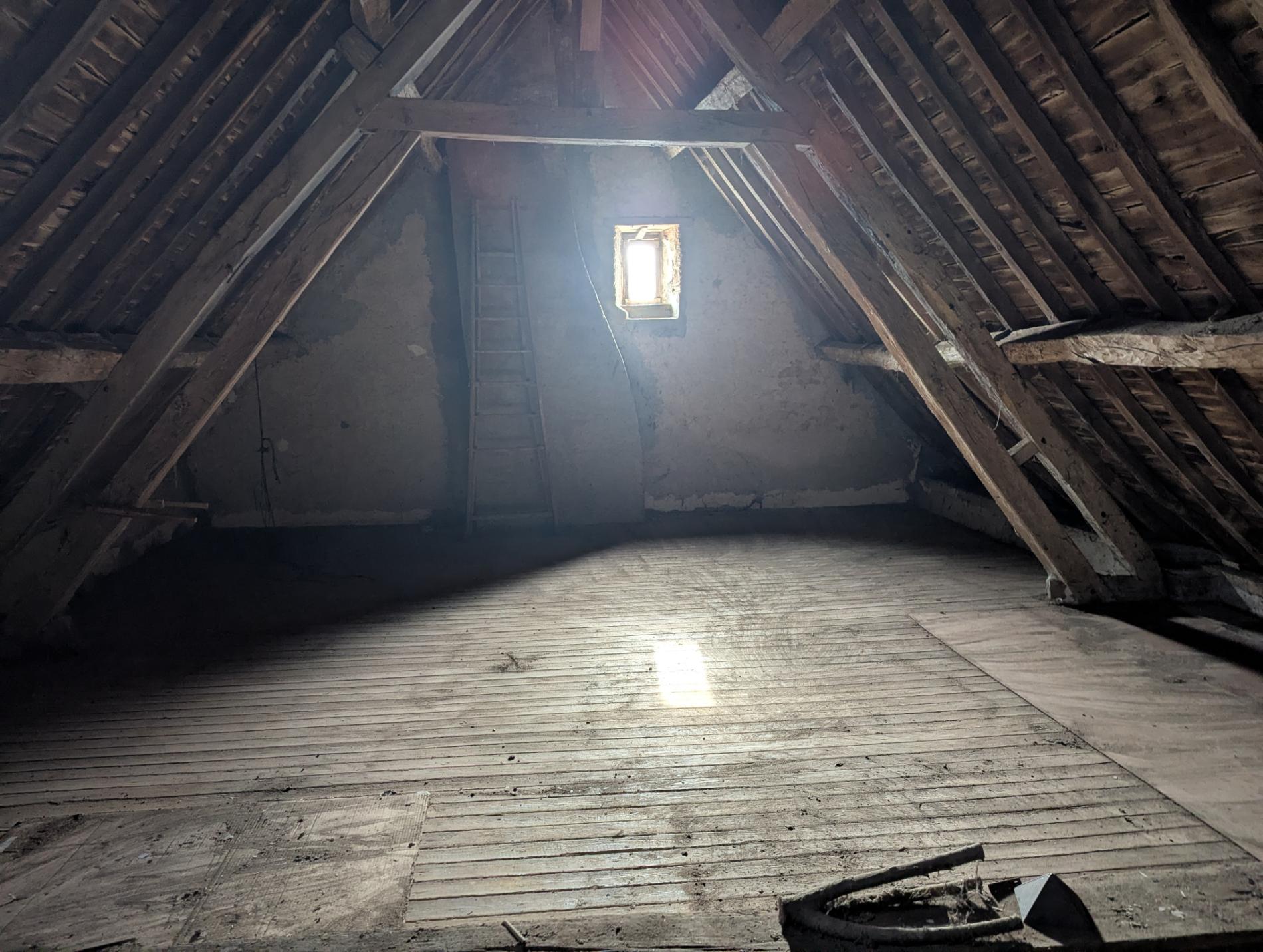 Grande maison de bourg à rénover !