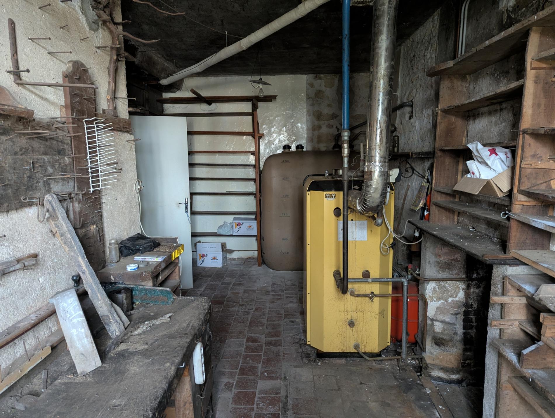 Grande maison de bourg à rénover !