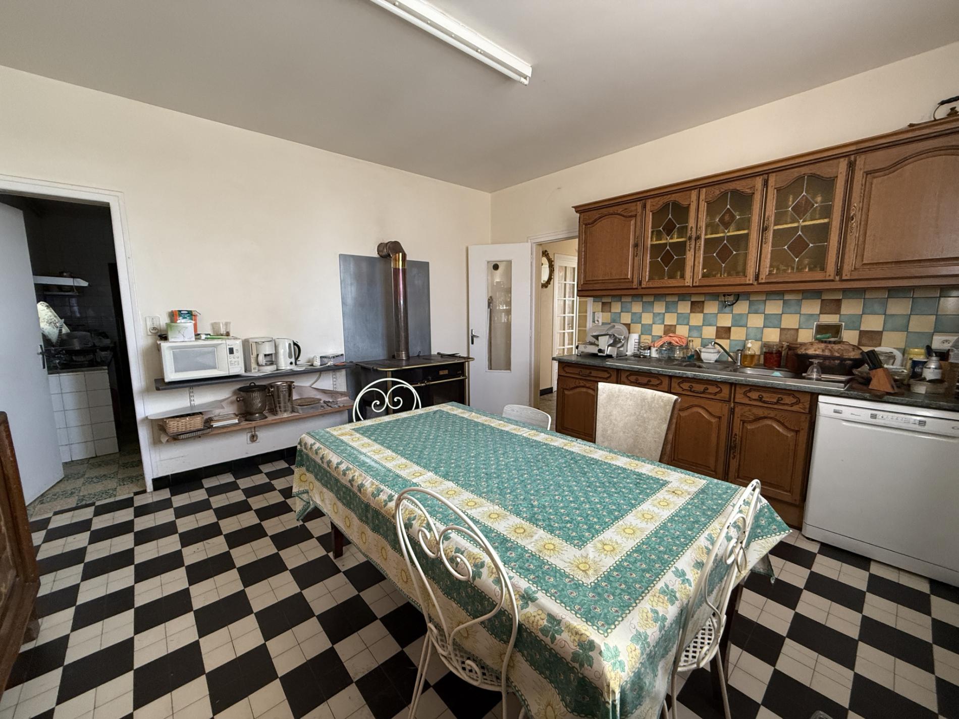 Maison de campagne avec dépendance sur 14ha !