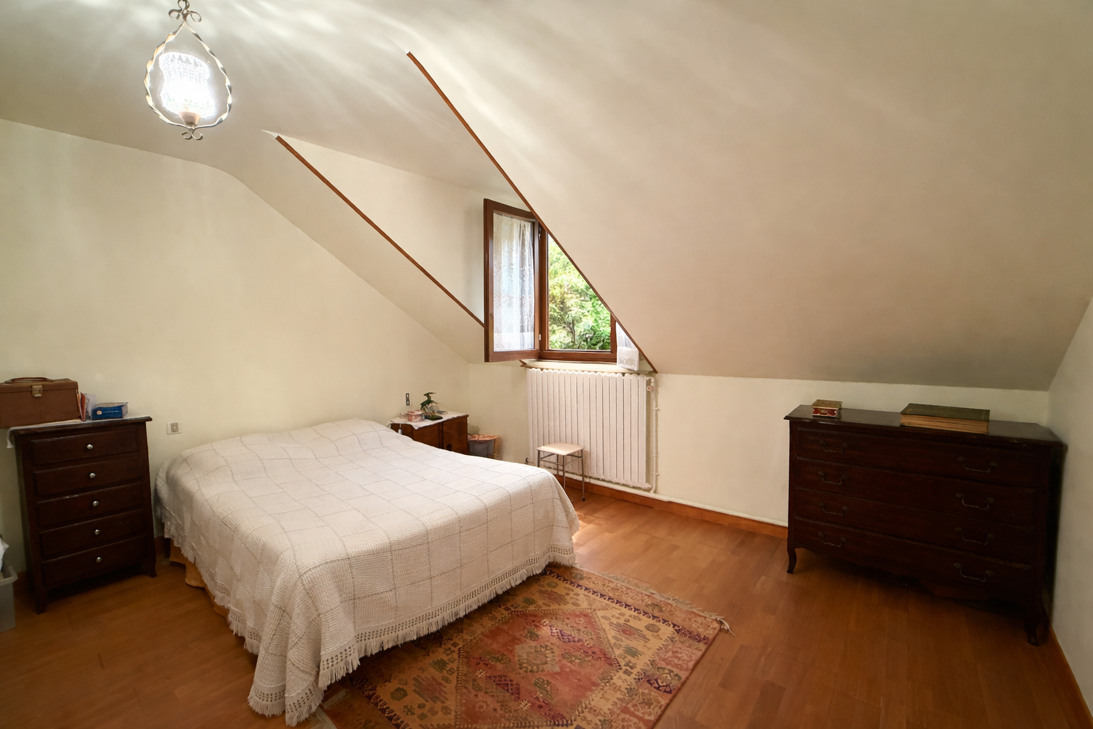 Maison de campagne avec dépendance sur 14ha !