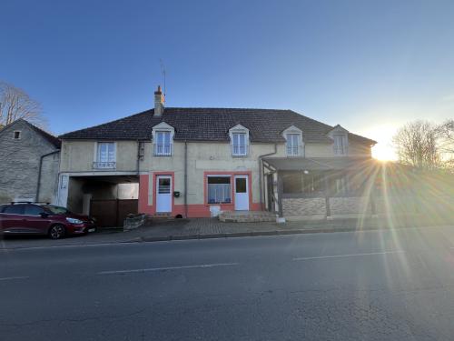 Spacieuse maison de ville avec jardin et dépendance !