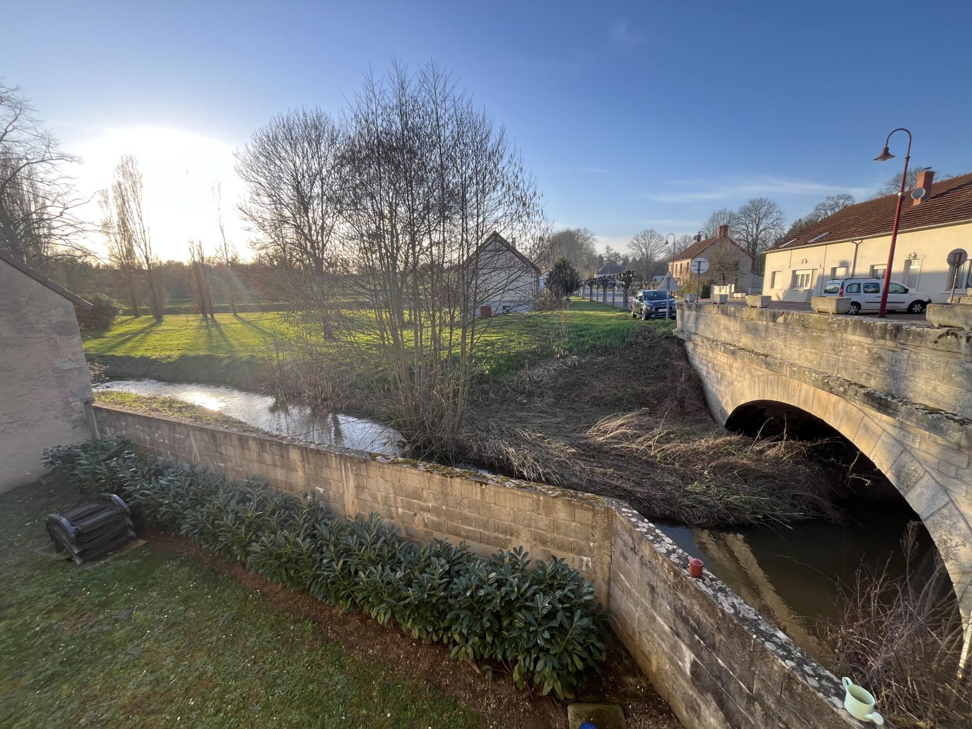 Spacieuse maison de ville avec jardin et dépendance !