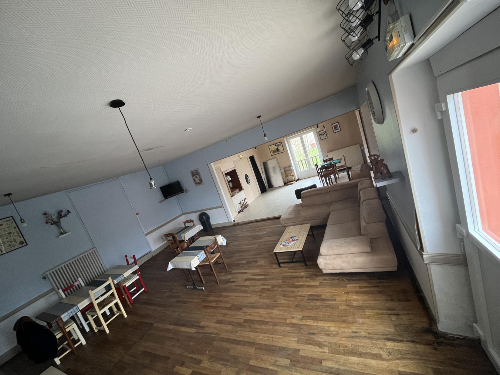 Spacieuse maison de ville avec jardin et dépendance !