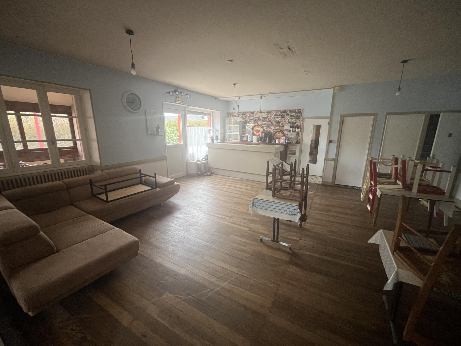 Spacieuse maison de ville avec jardin et dépendance !