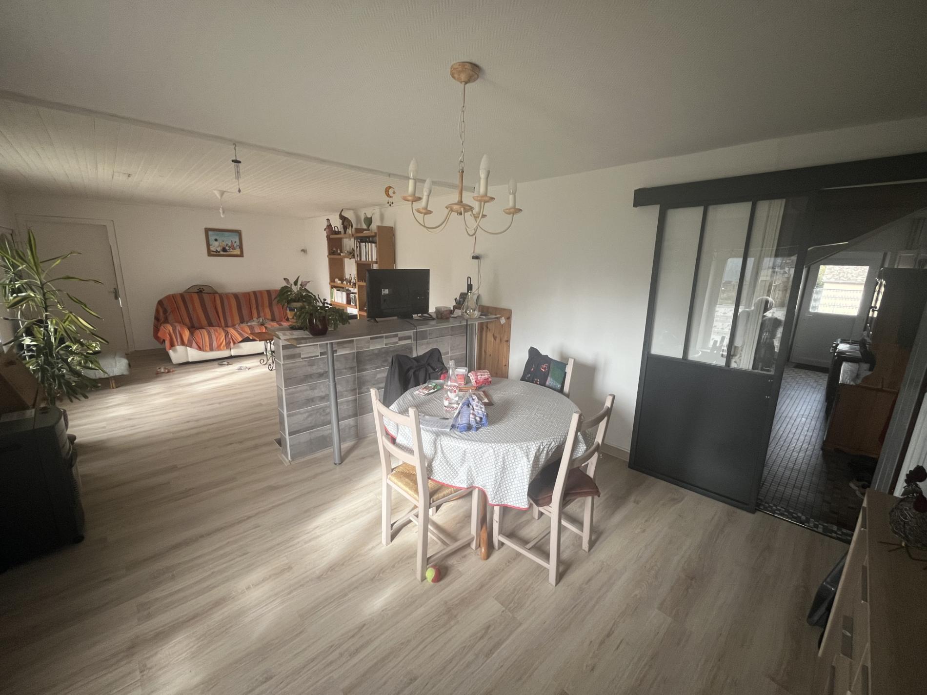 Spacieuse maison de ville avec jardin et dépendance !
