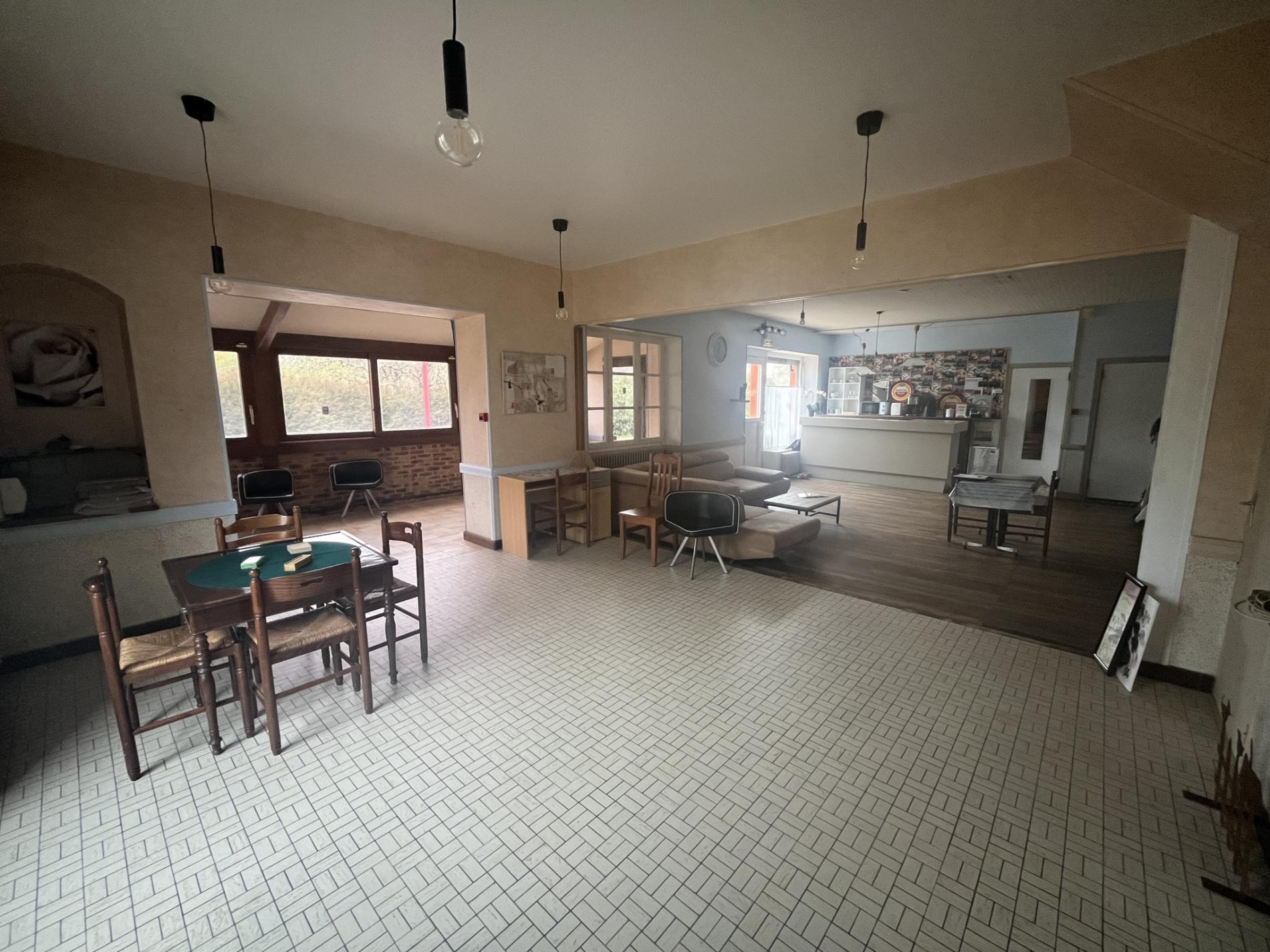 Spacieuse maison de ville avec jardin et dépendance !