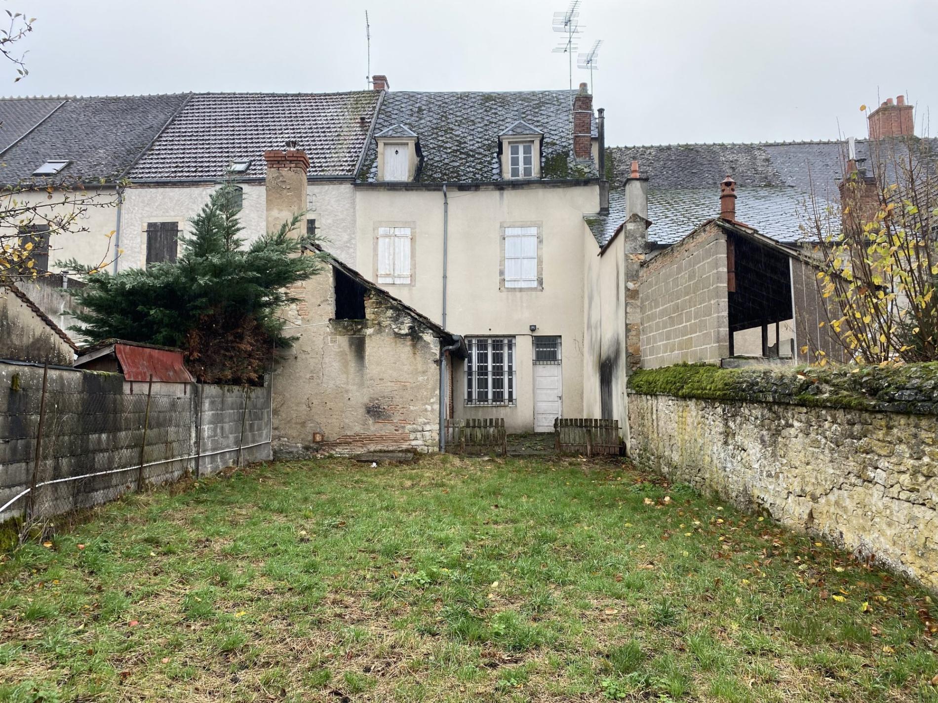 Maison de ville à rénover !