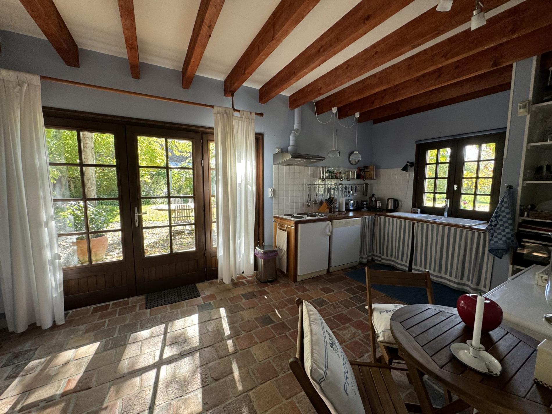 Propriété d'exception au Châtelet : 3,5 ha de nature avec piscine !