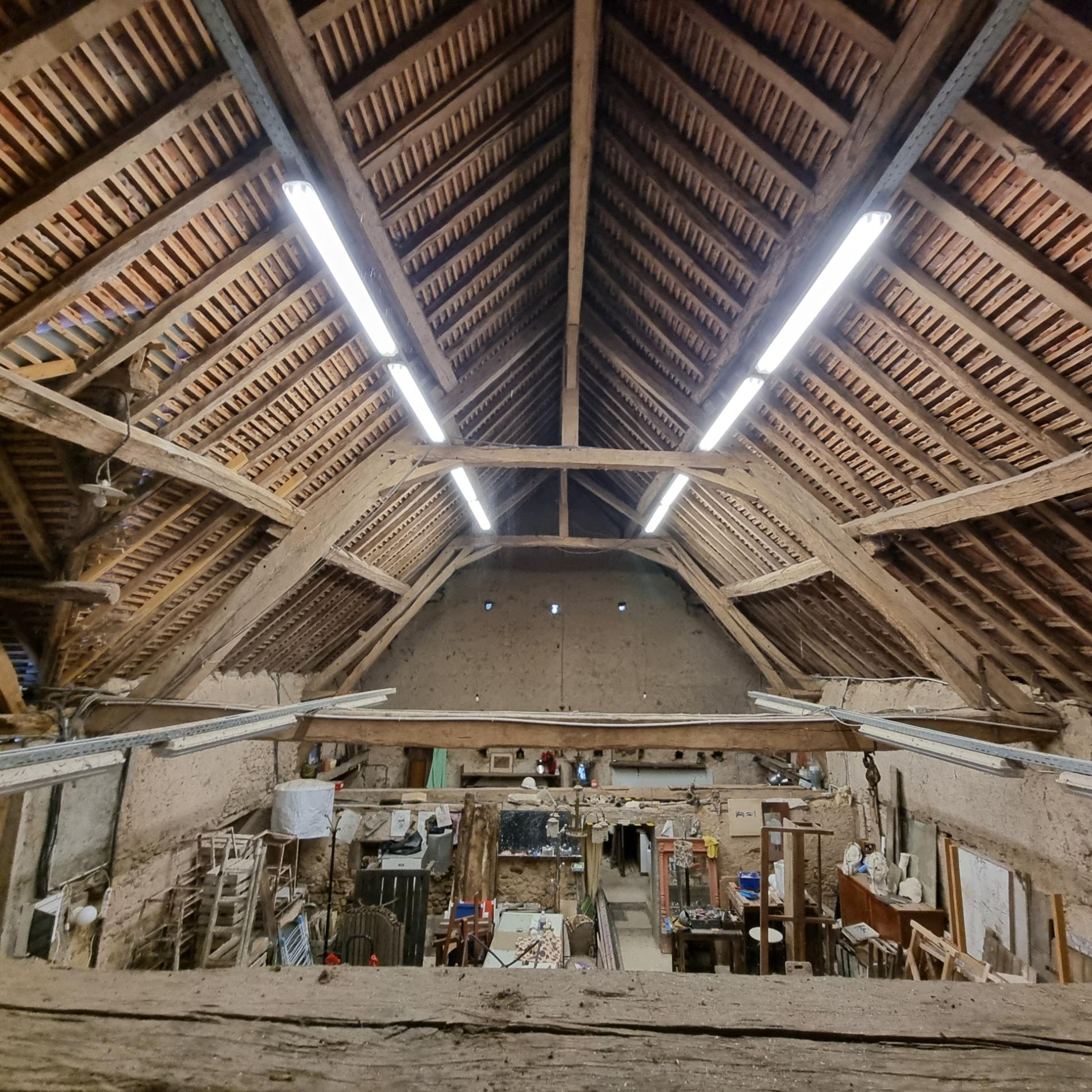 Maison de charme avec superbe grange à porteau !