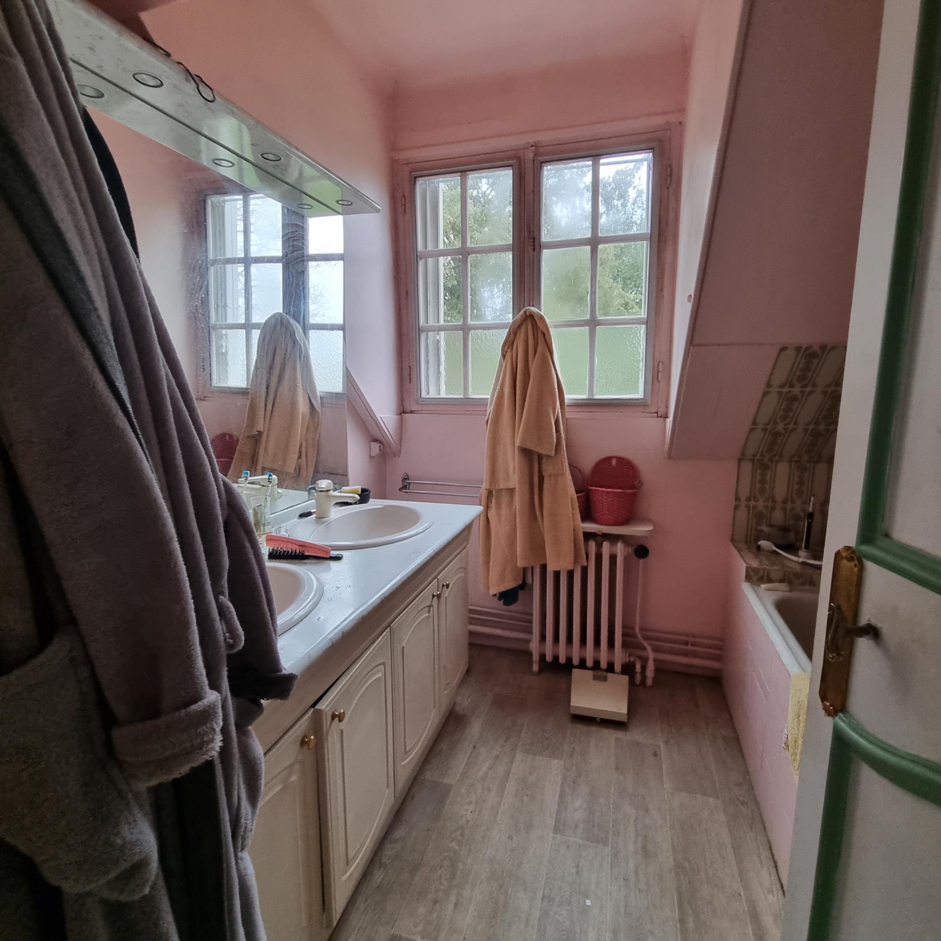 Maison de caractère sur parc paysager de 4 612 m2 avec piscine !