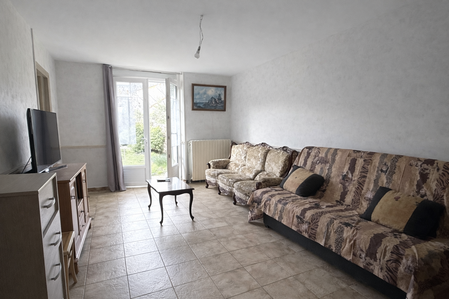 Charmante maison avec jardin et dépendances   Beau potentiel