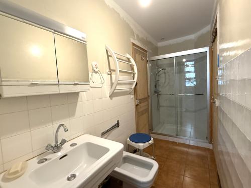 Charmante maison avec jardin et dépendances   Beau potentiel