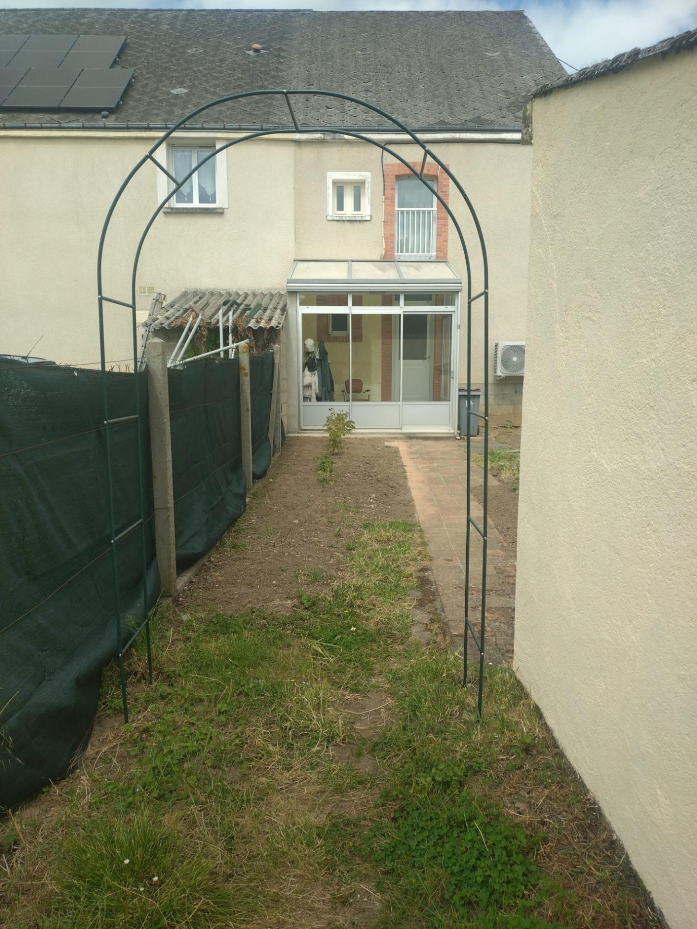 Maison de ville avec jardin et garage !