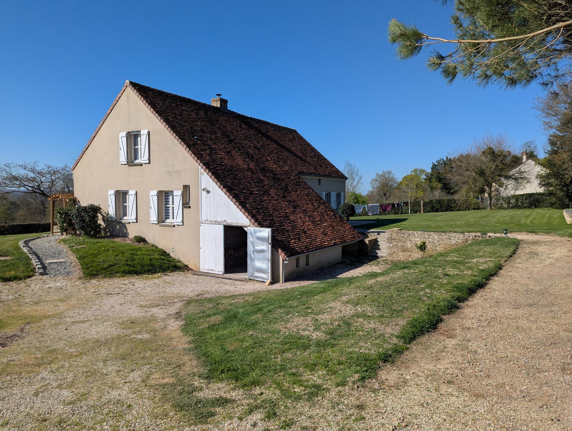 Maison d'architecte avec vue imprenable sur la Vallée !
