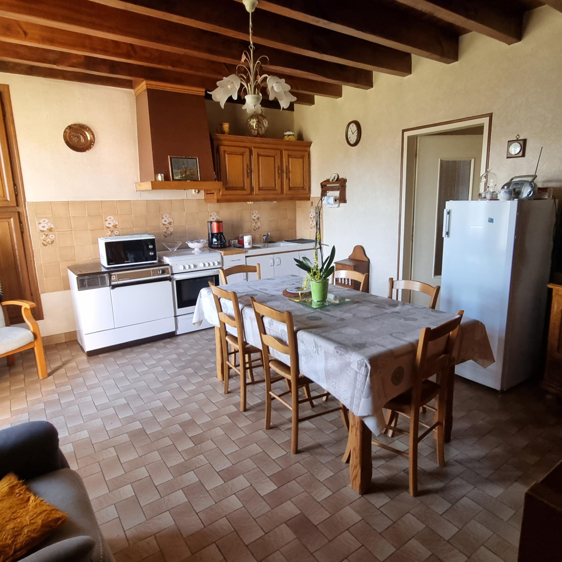 Ancien corps de ferme dans petit hameau calme !