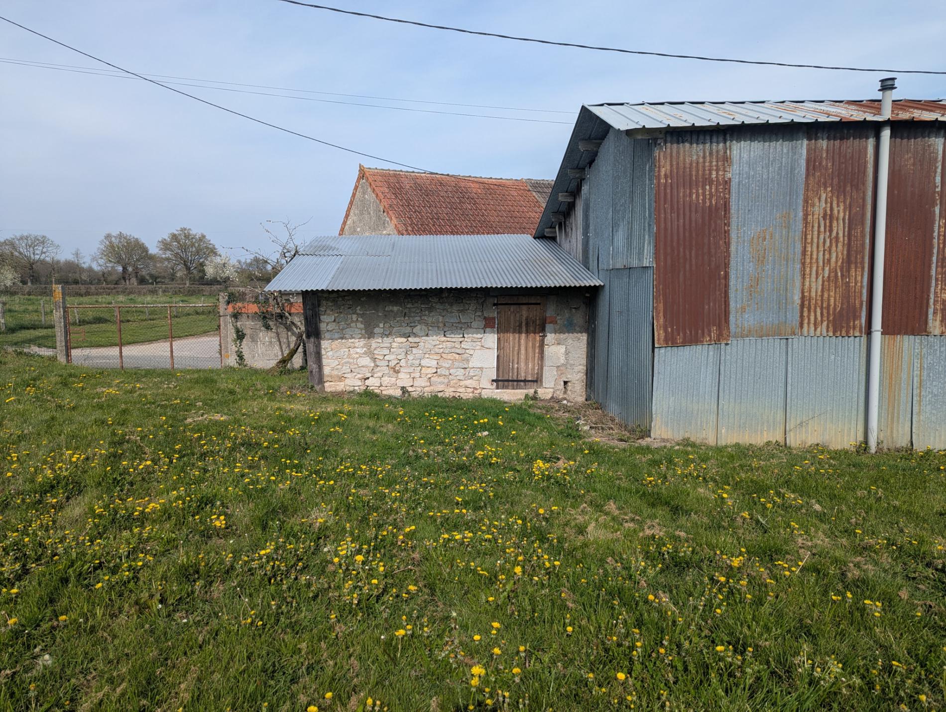Maison d'habitation au cœur d'un petit hameau !