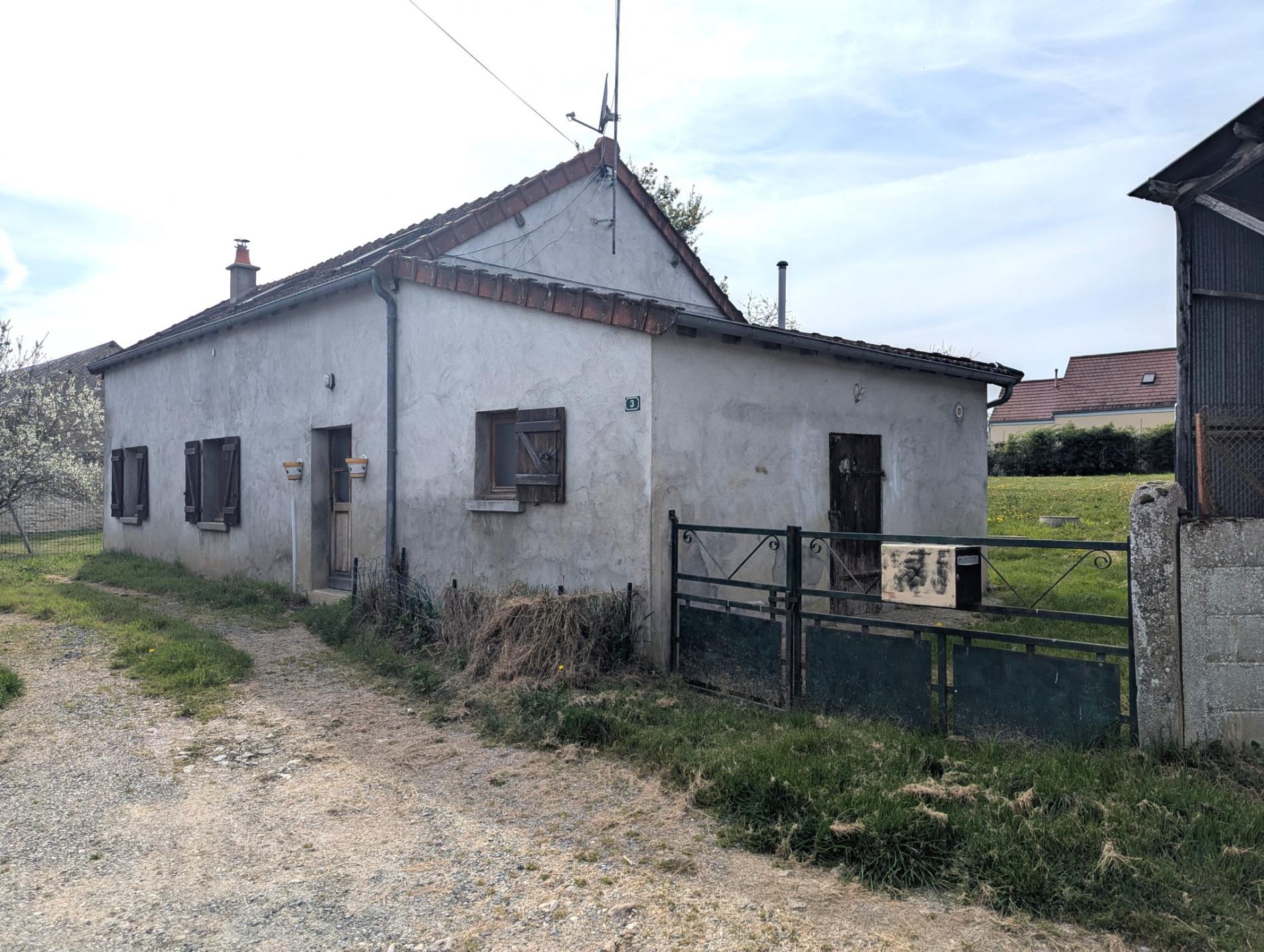 Maison d'habitation au cœur d'un petit hameau !