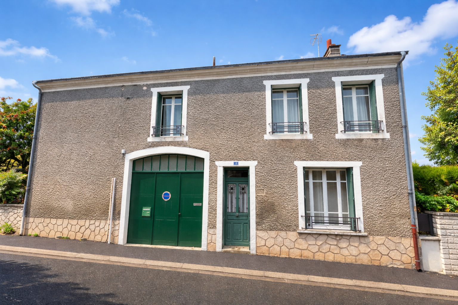Maison de ville avec jardin et garage !
