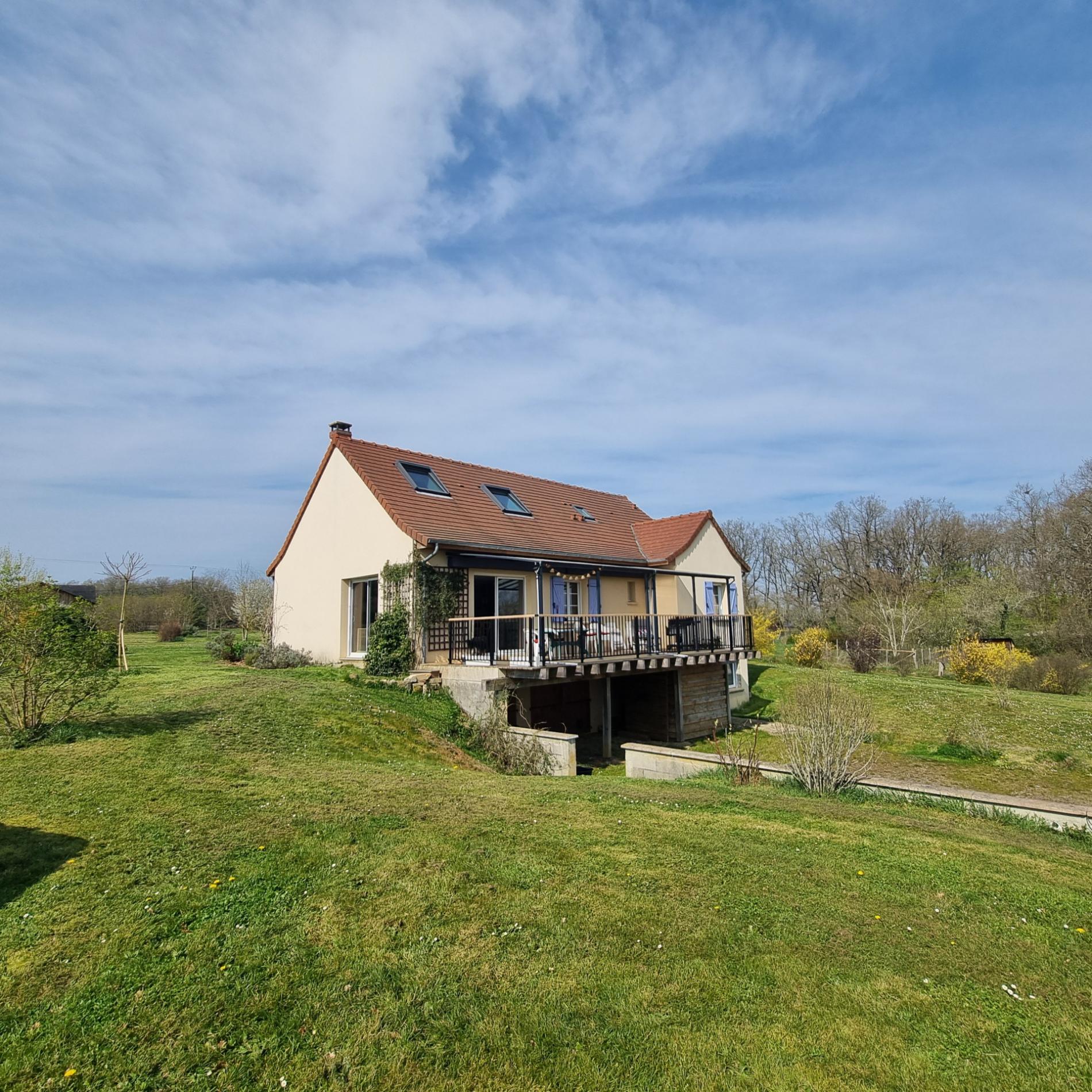Superbe construction traditionnelle avec vue panoramique !